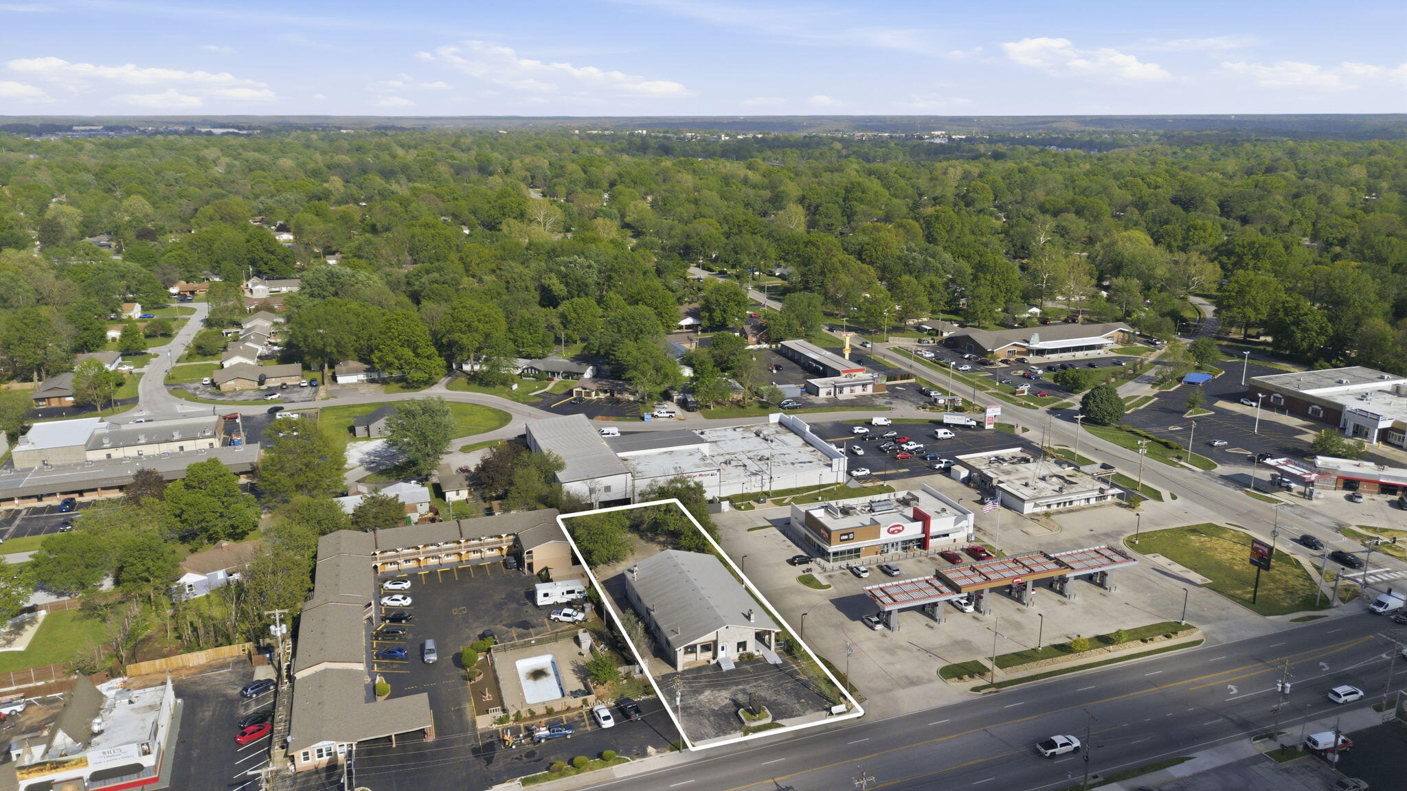 Photo 3 - Commercial Sale for sale – 2122 S Glenstone Avenue  Springfield, MO