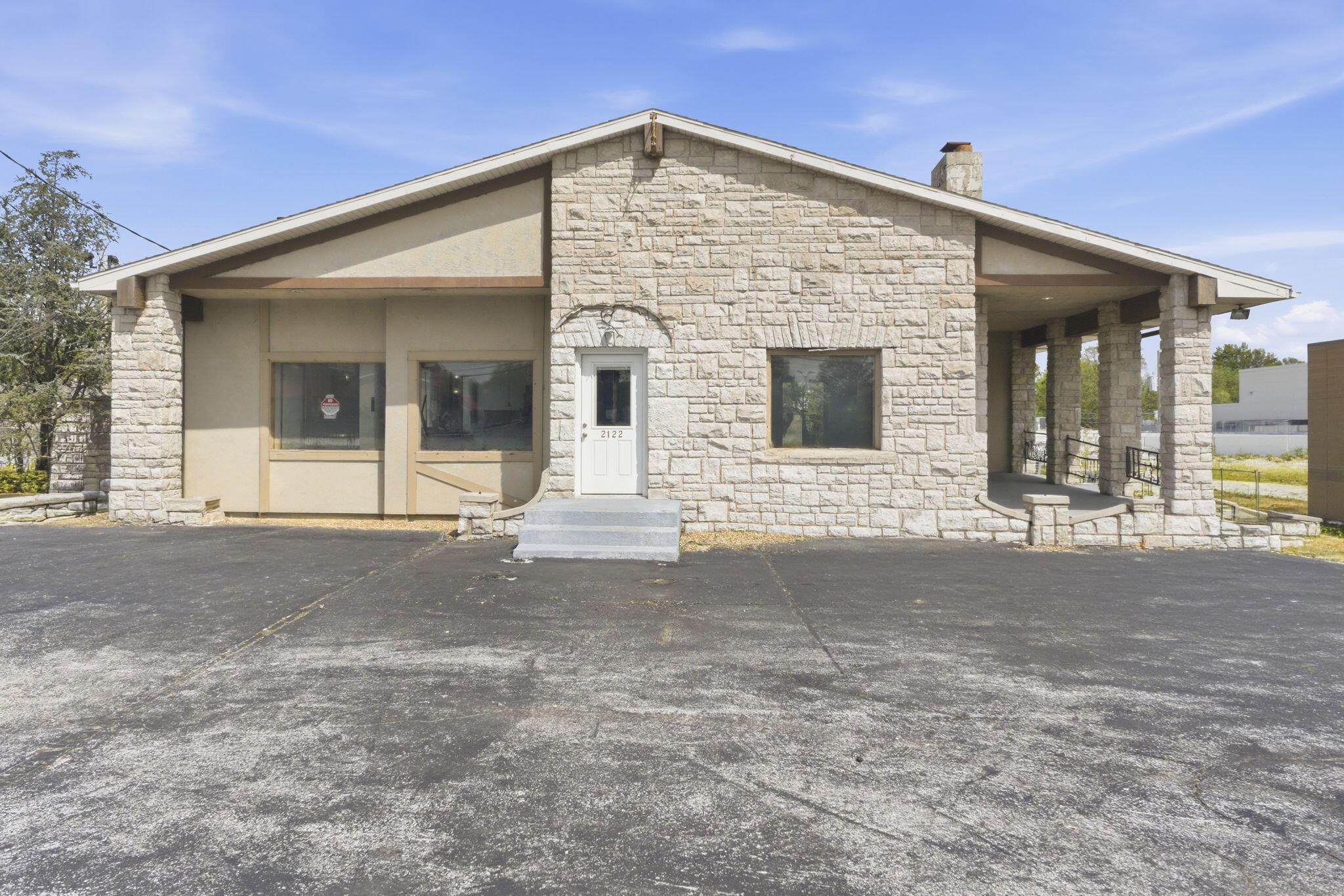 Commercial Sale for sale – 2122 S Glenstone Avenue  Springfield, MO