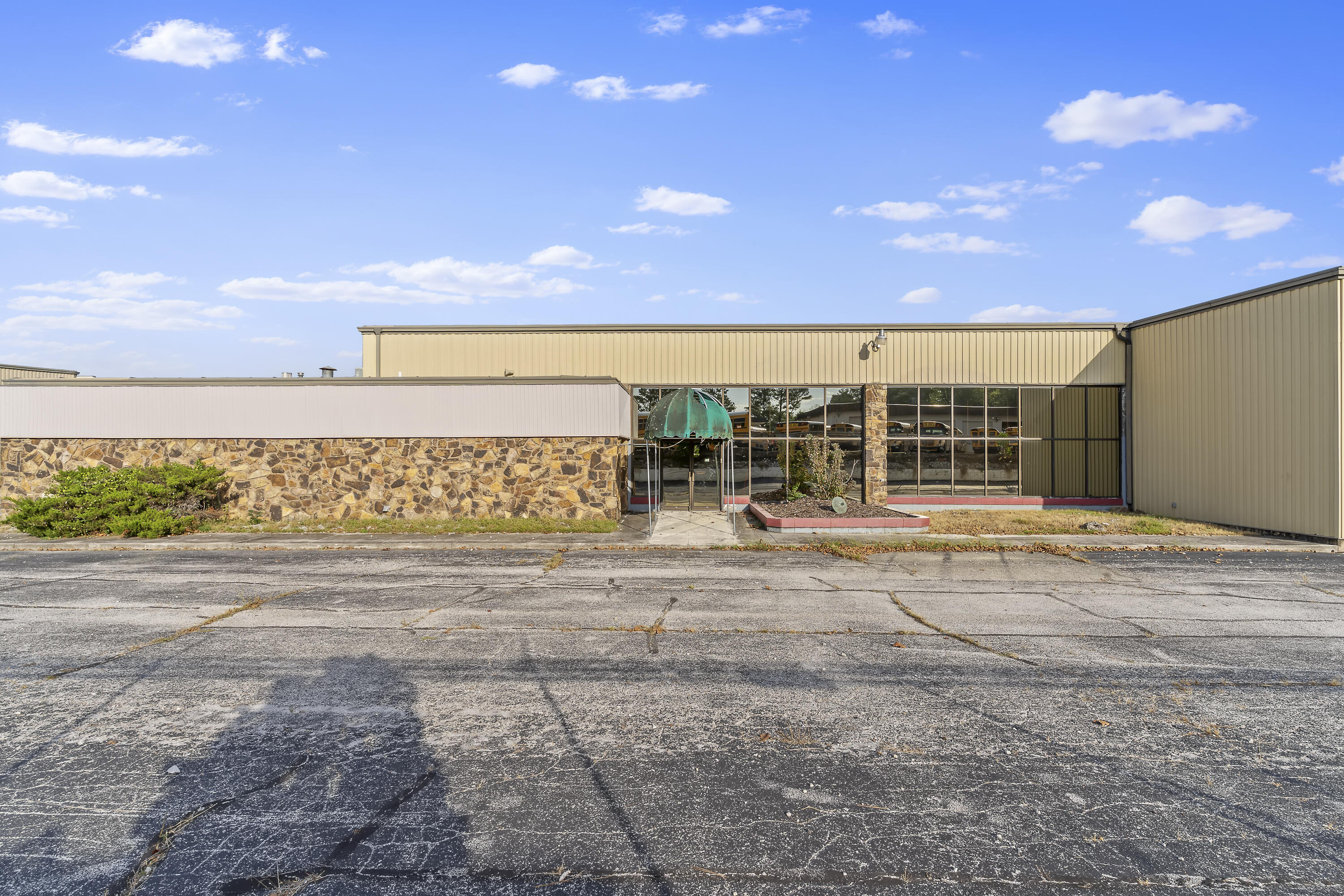 Photo 34 - Commercial Sale for sale – 3001 E Pythian Street  Springfield, MO