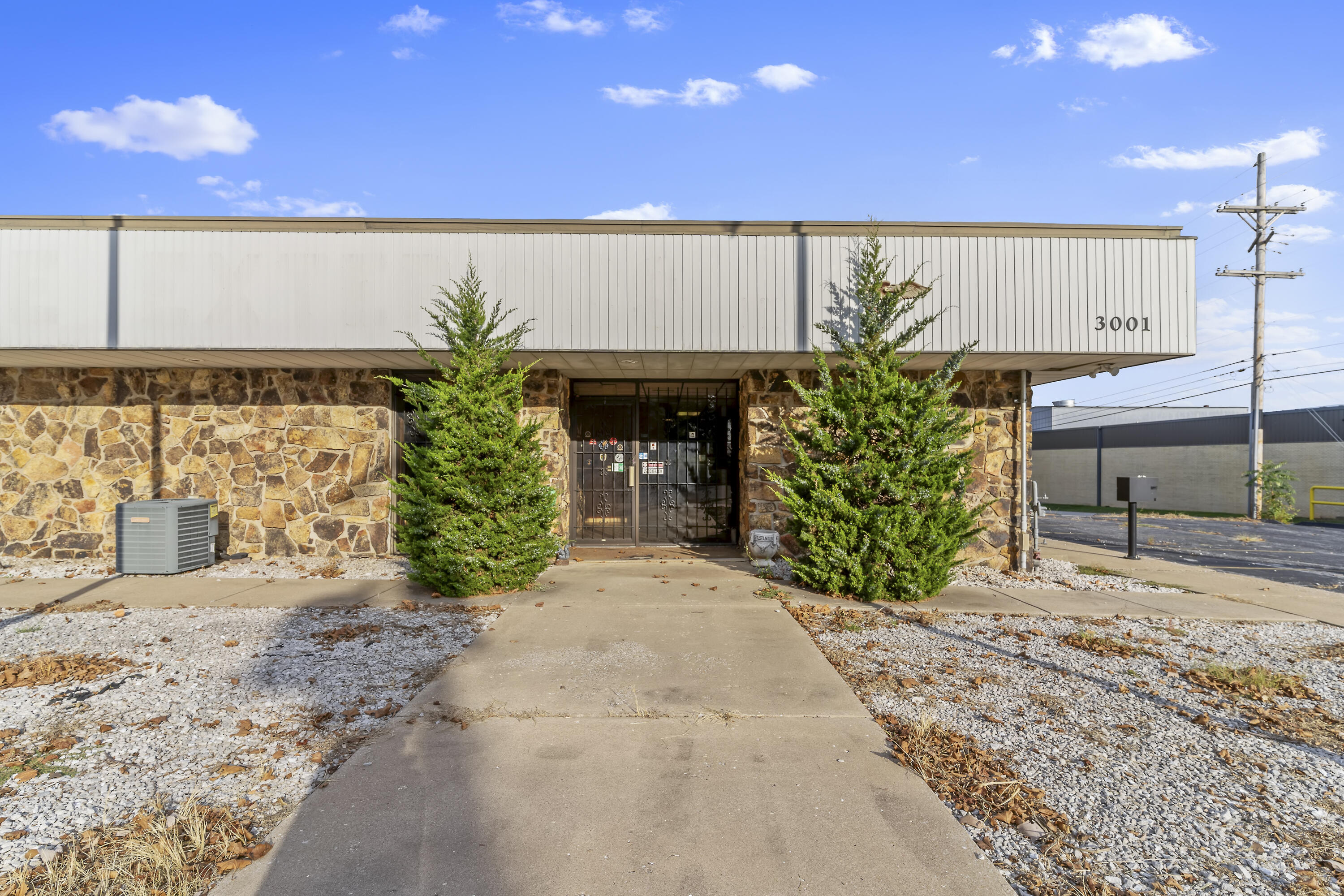 Photo 17 - Commercial Sale for sale – 3001 E Pythian Street  Springfield, MO