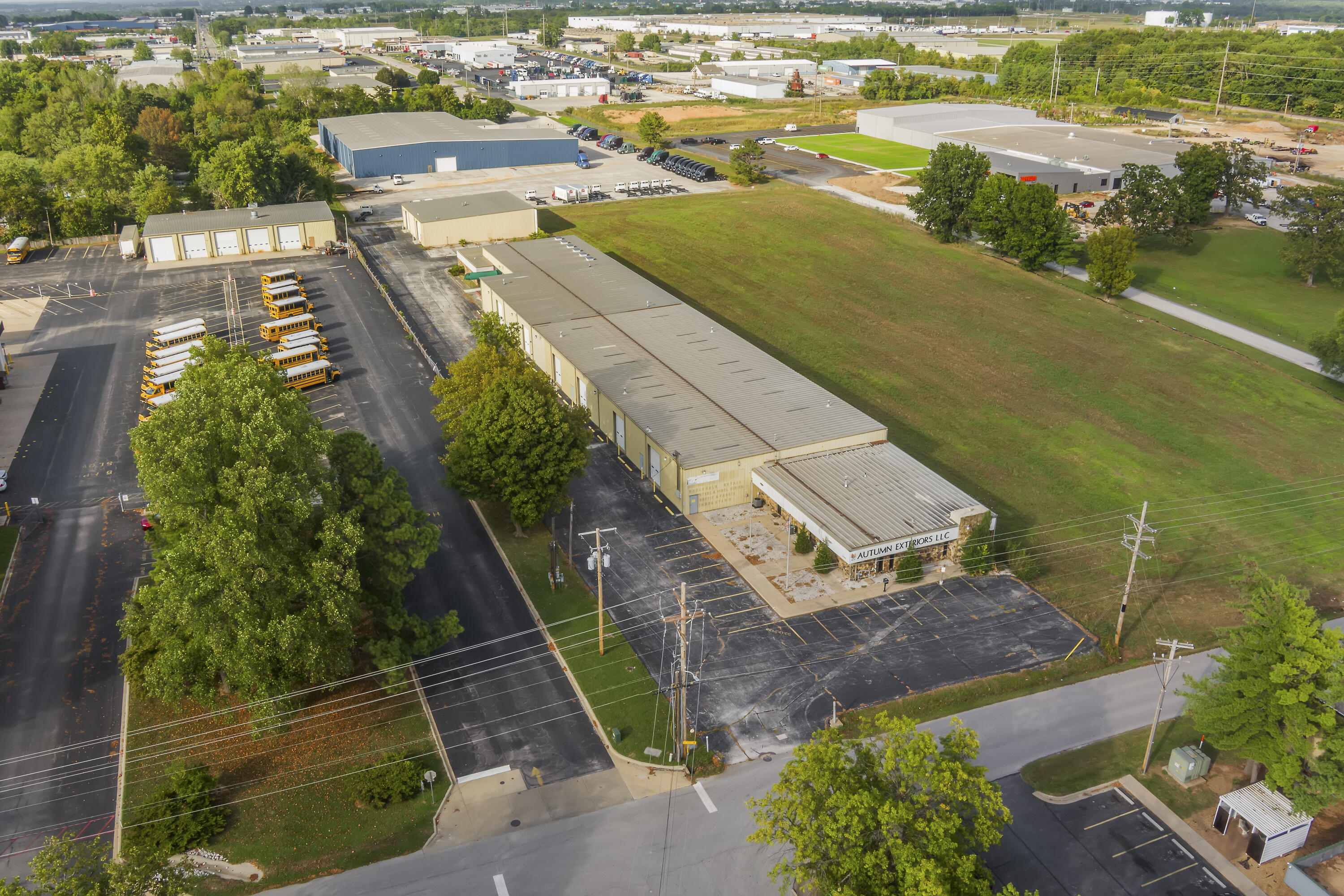 Photo 2 - Commercial Sale for sale – 3001 E Pythian Street  Springfield, MO
