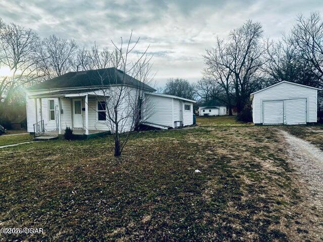 Photo 2 - Residential for sale – 501  Washington Avenue  Neosho, MO