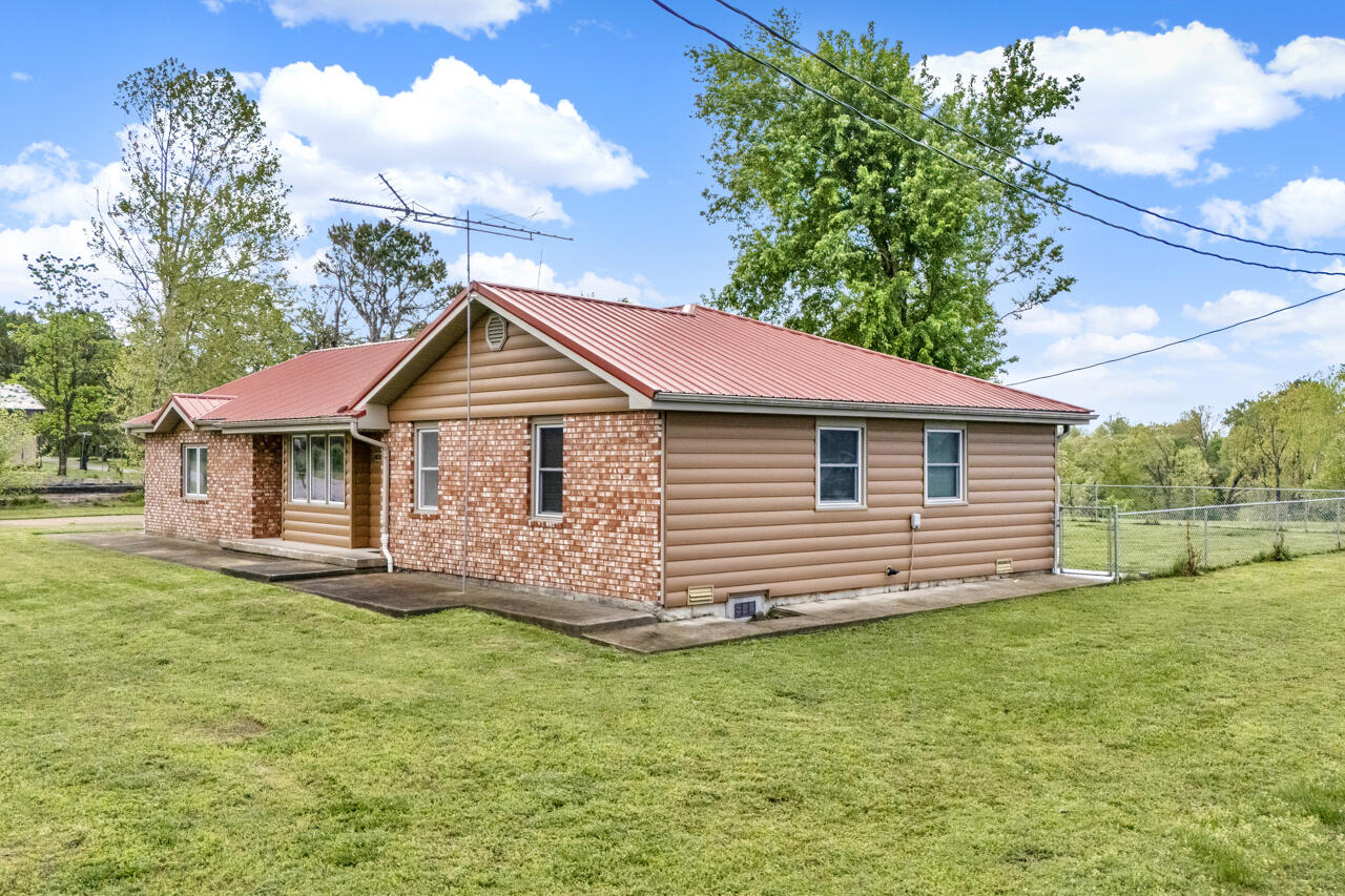 Photo 3 - Residential for sale – 142  Reid Drive  Theodosia, MO
