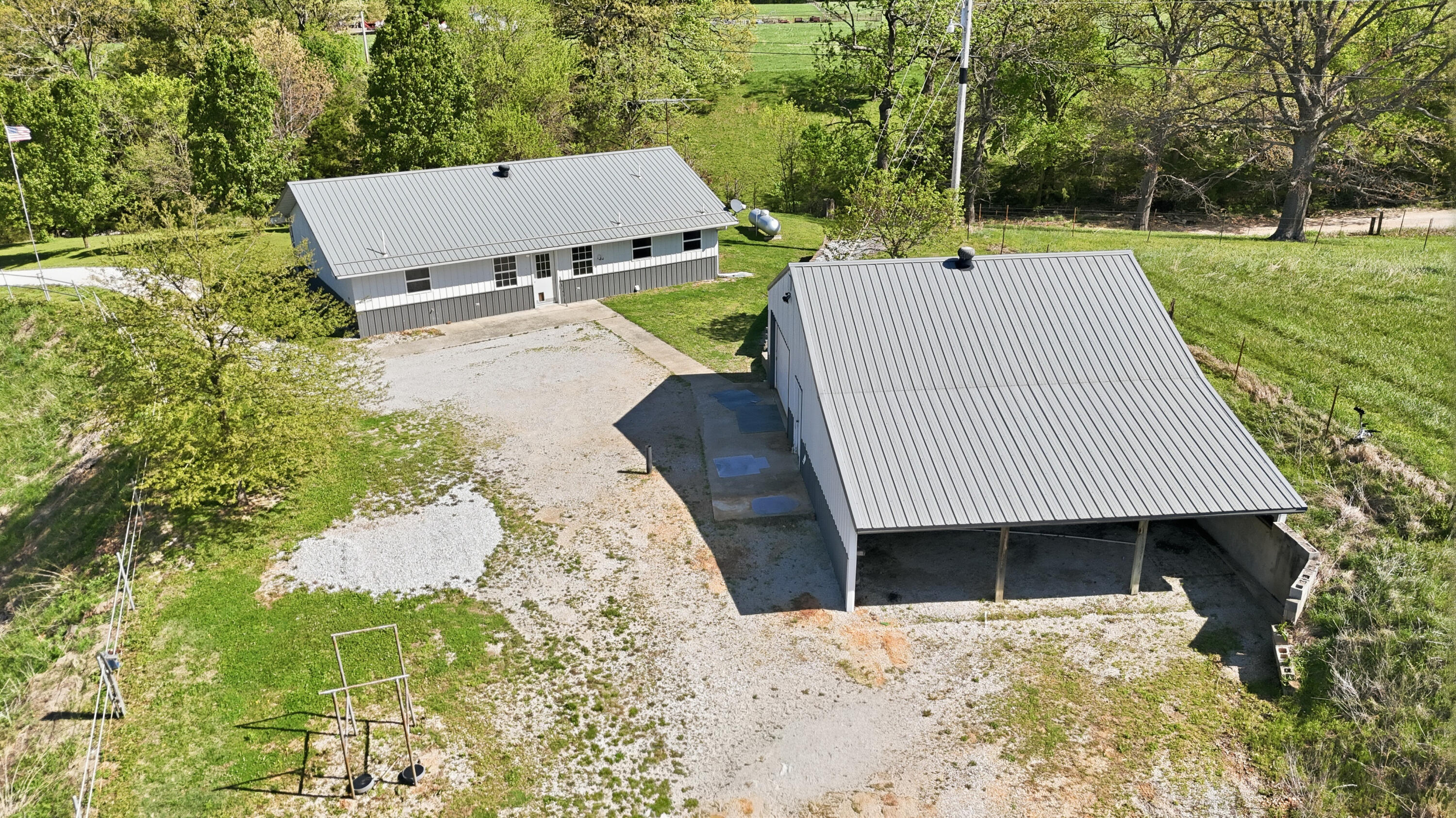 Photo 20 - Residential for sale – 5619  Farm Road 2265   Seligman, MO