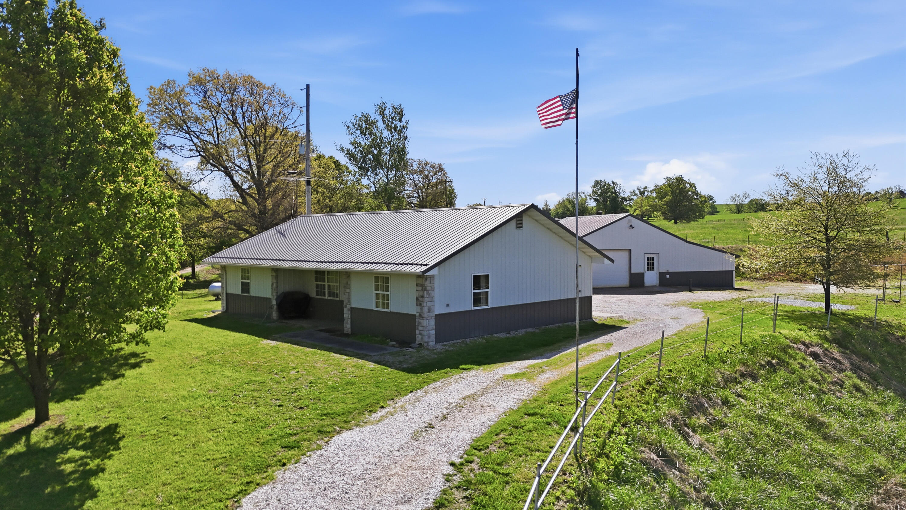 Photo 2 - Residential for sale – 5619  Farm Road 2265   Seligman, MO