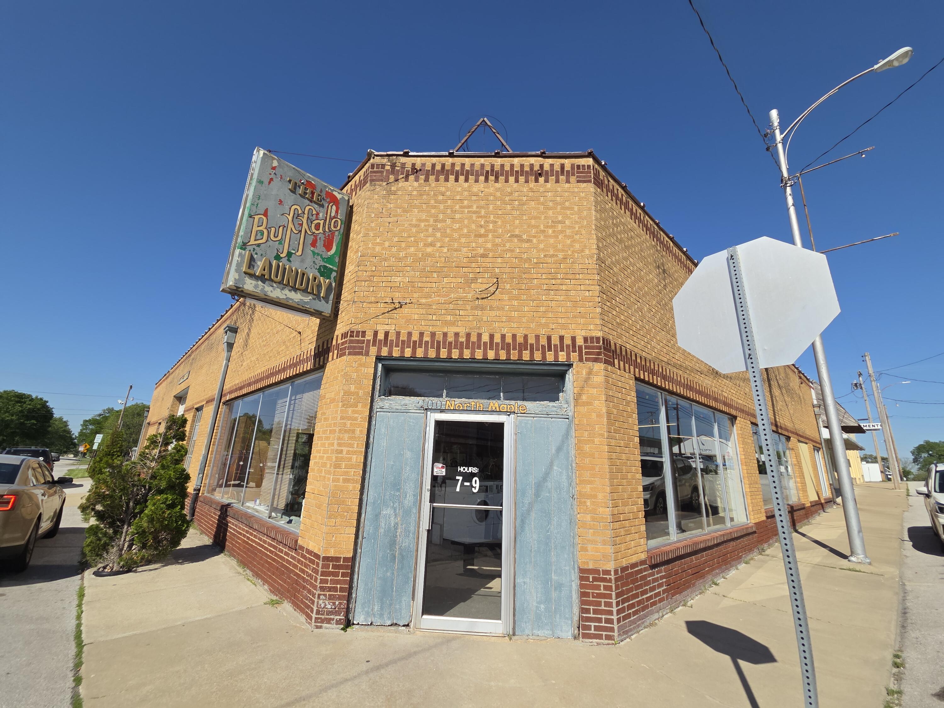 Commercial Sale for sale – 200 N Maple Street  Buffalo, MO