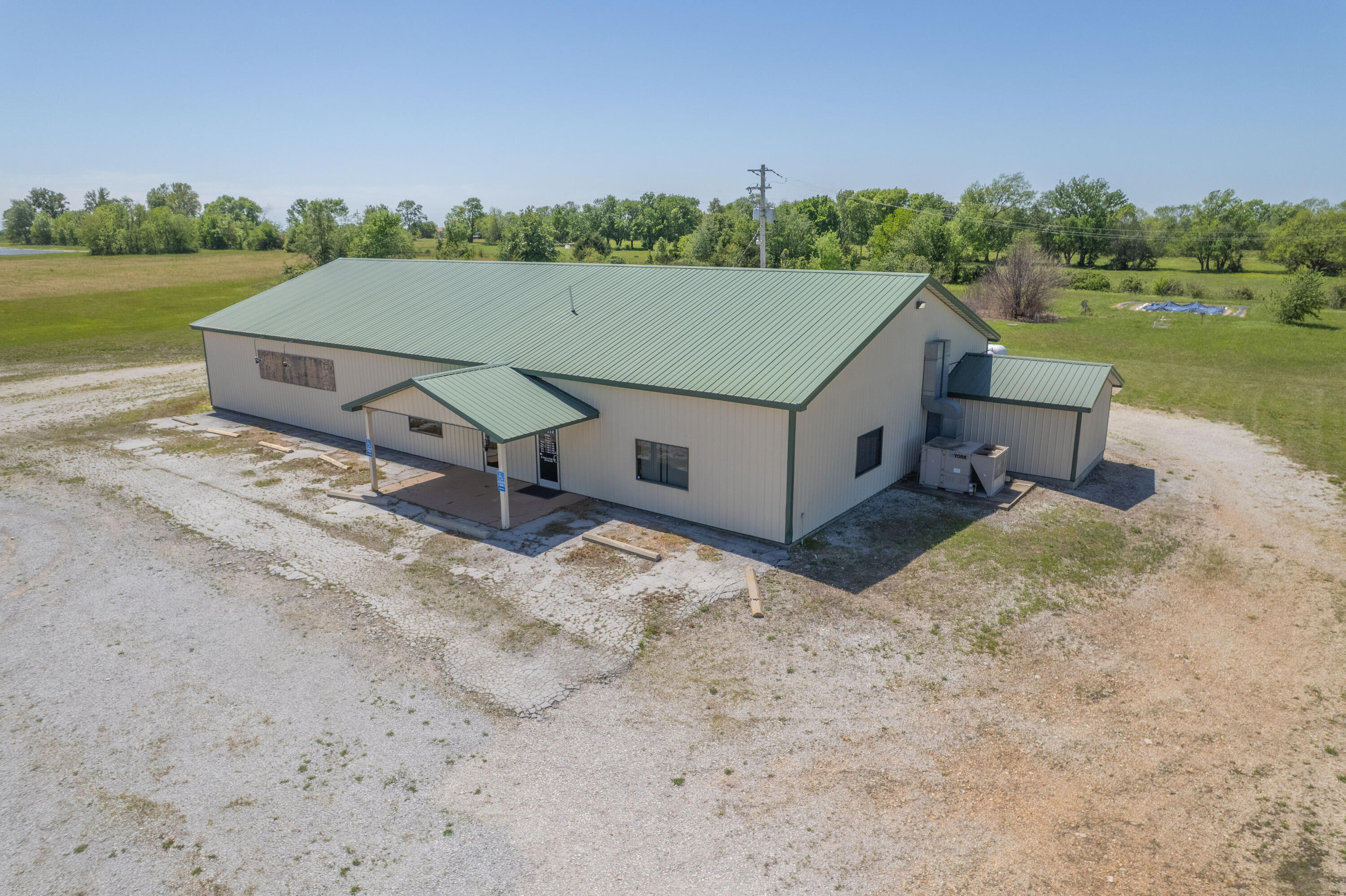 Photo 2 - Commercial Sale for sale – 1630  Highway 59   Diamond, MO