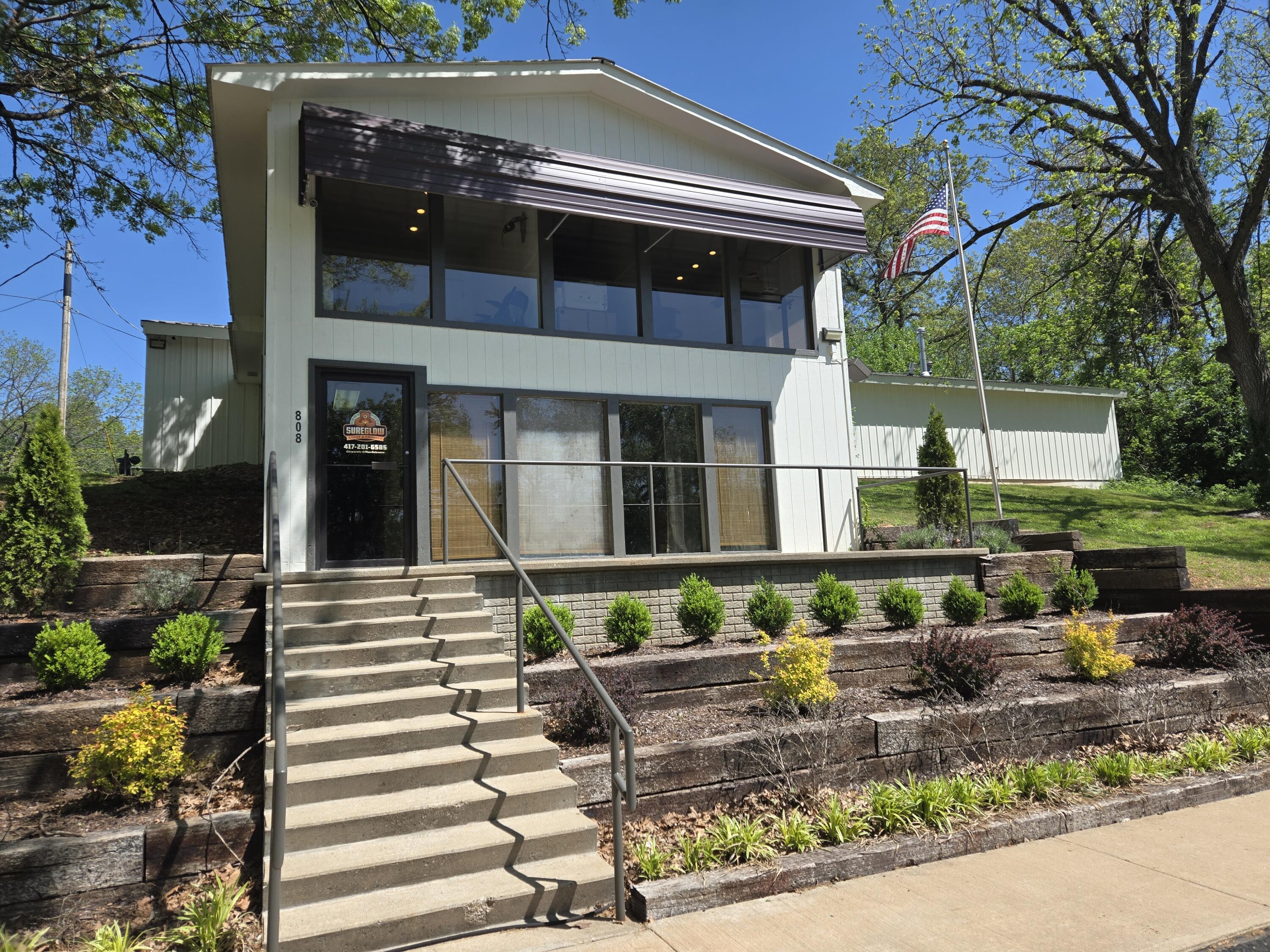 Commercial Sale for sale – 808 Edison Road Cassville, MO
