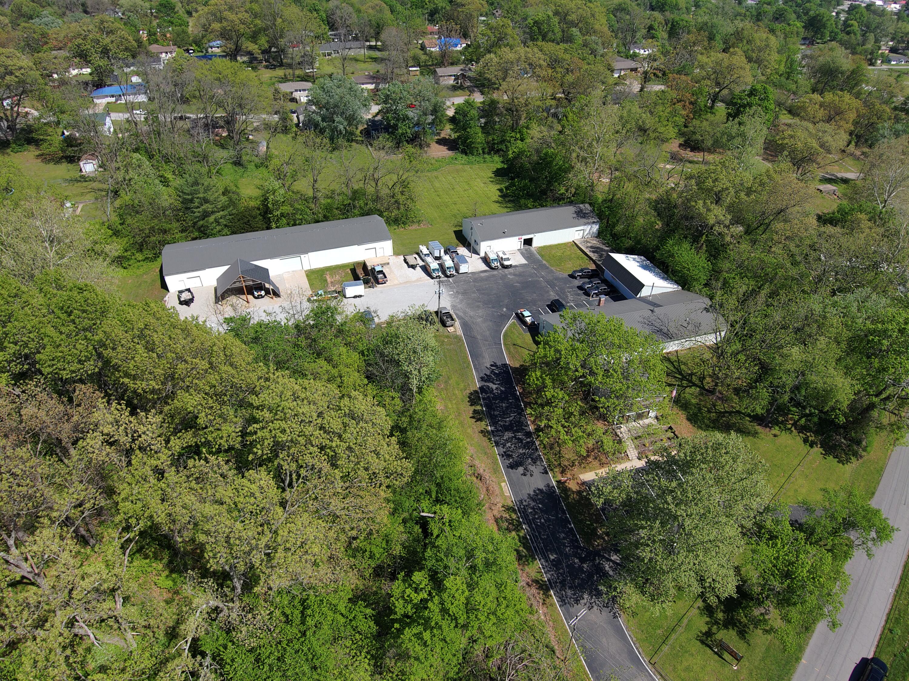 Photo 3 - Commercial Sale for sale – 808  Edison Road  Cassville, MO