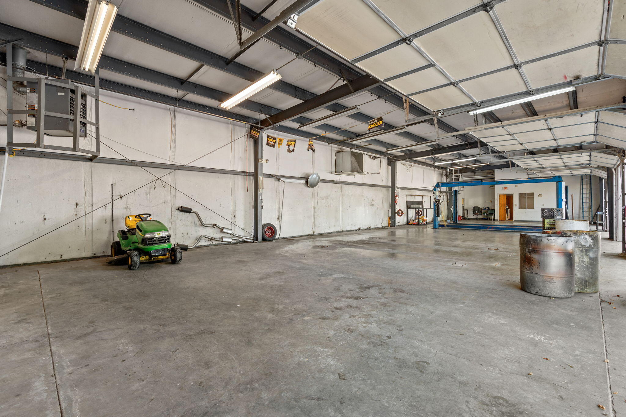 Photo 14 - Commercial Sale for sale – 1525 E Florida Street  Springfield, MO