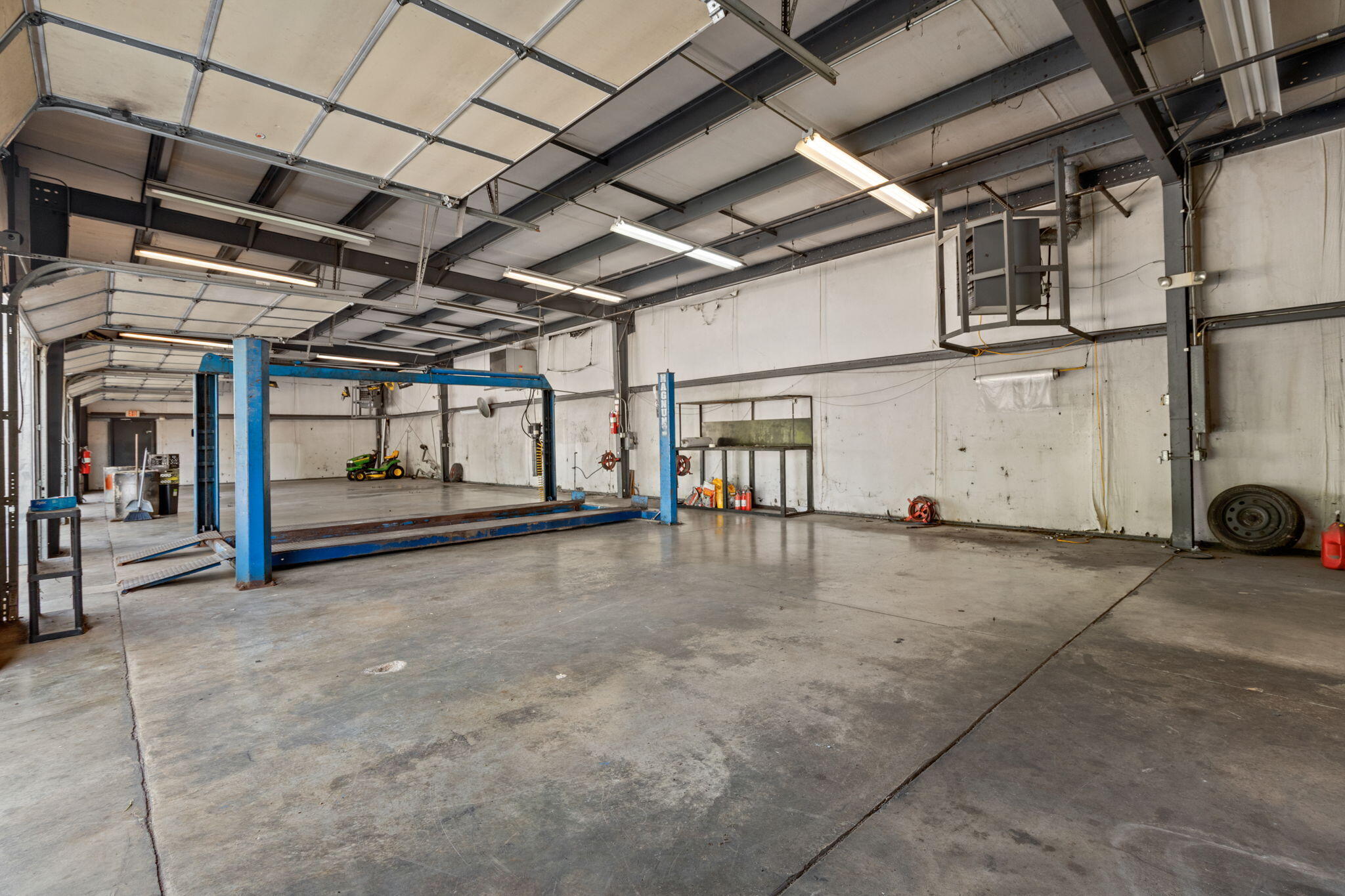 Photo 11 - Commercial Sale for sale – 1525 E Florida Street  Springfield, MO
