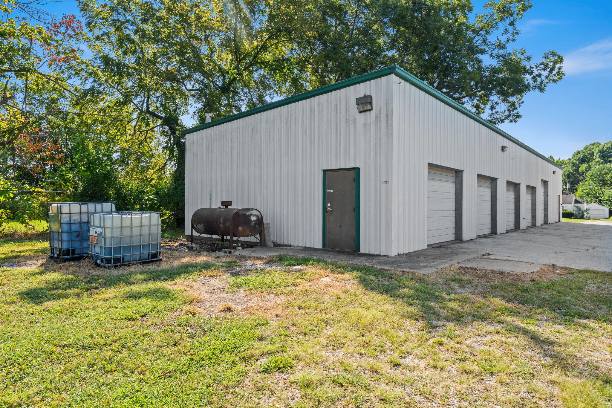 Photo 16 - Commercial Sale for sale – 1525 E Florida Street  Springfield, MO