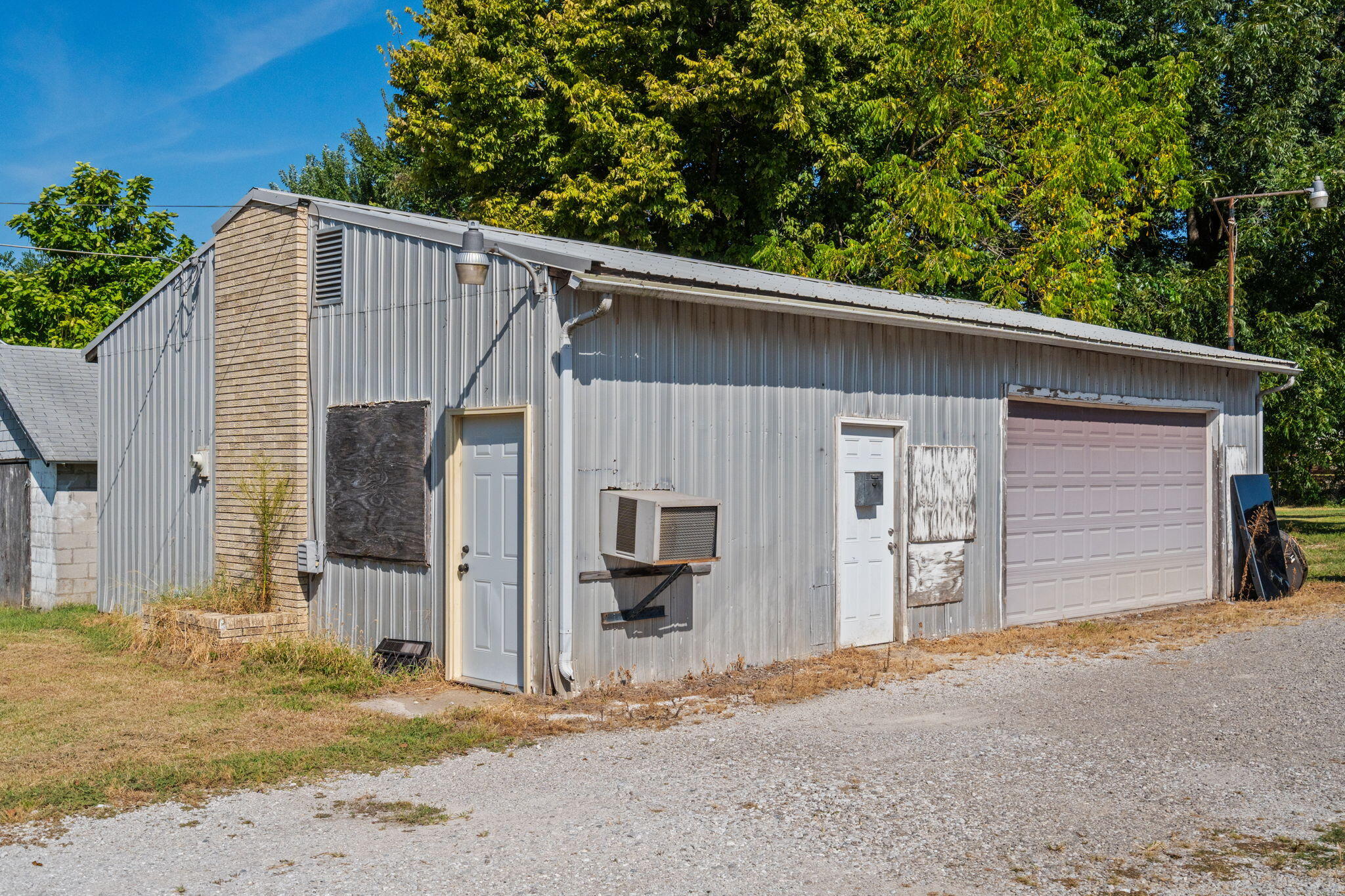 Photo 19 - Commercial Sale for sale – 1525 E Florida Street  Springfield, MO