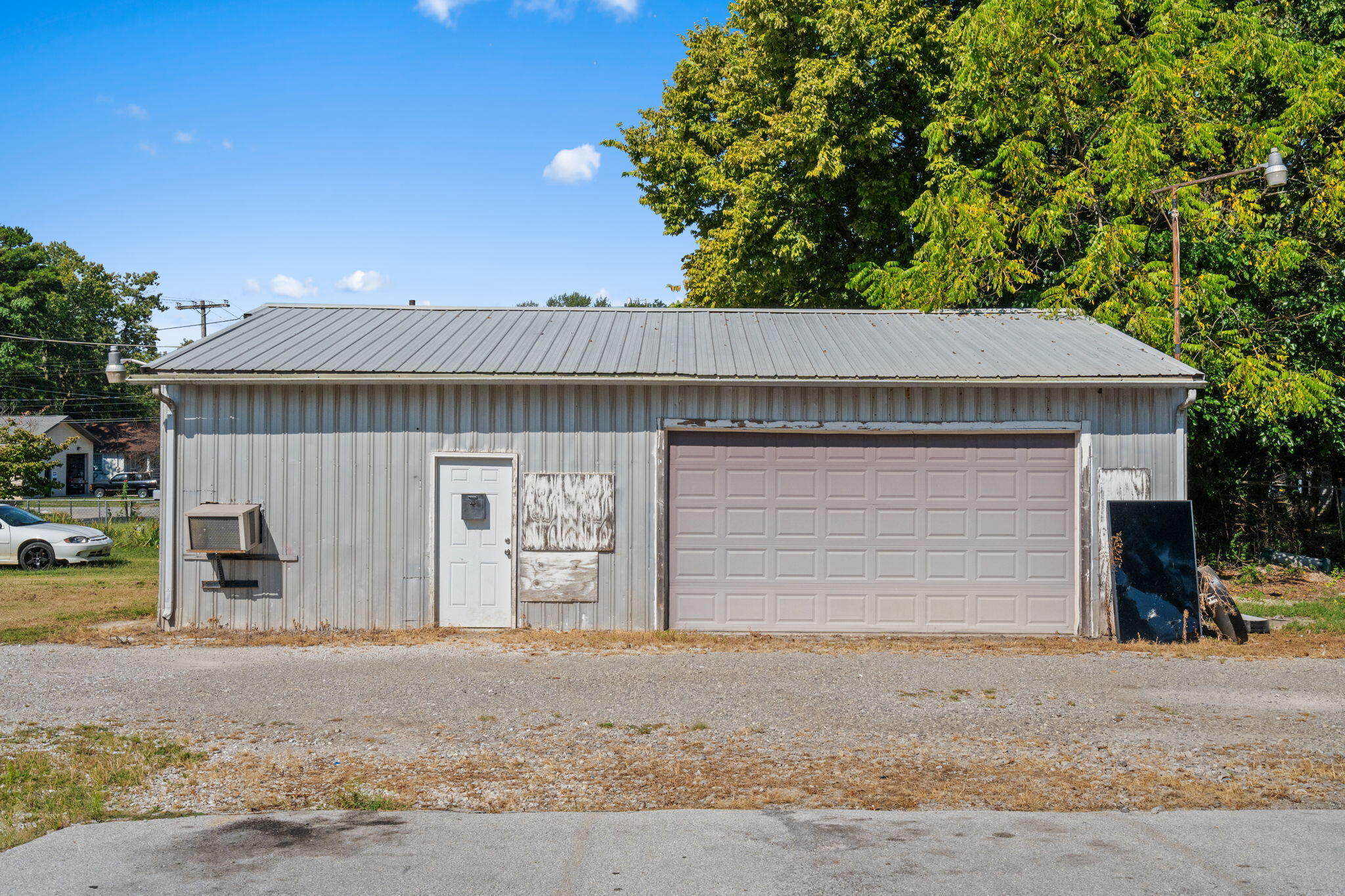 Photo 3 - Commercial Sale for sale – 1525 E Florida Street  Springfield, MO