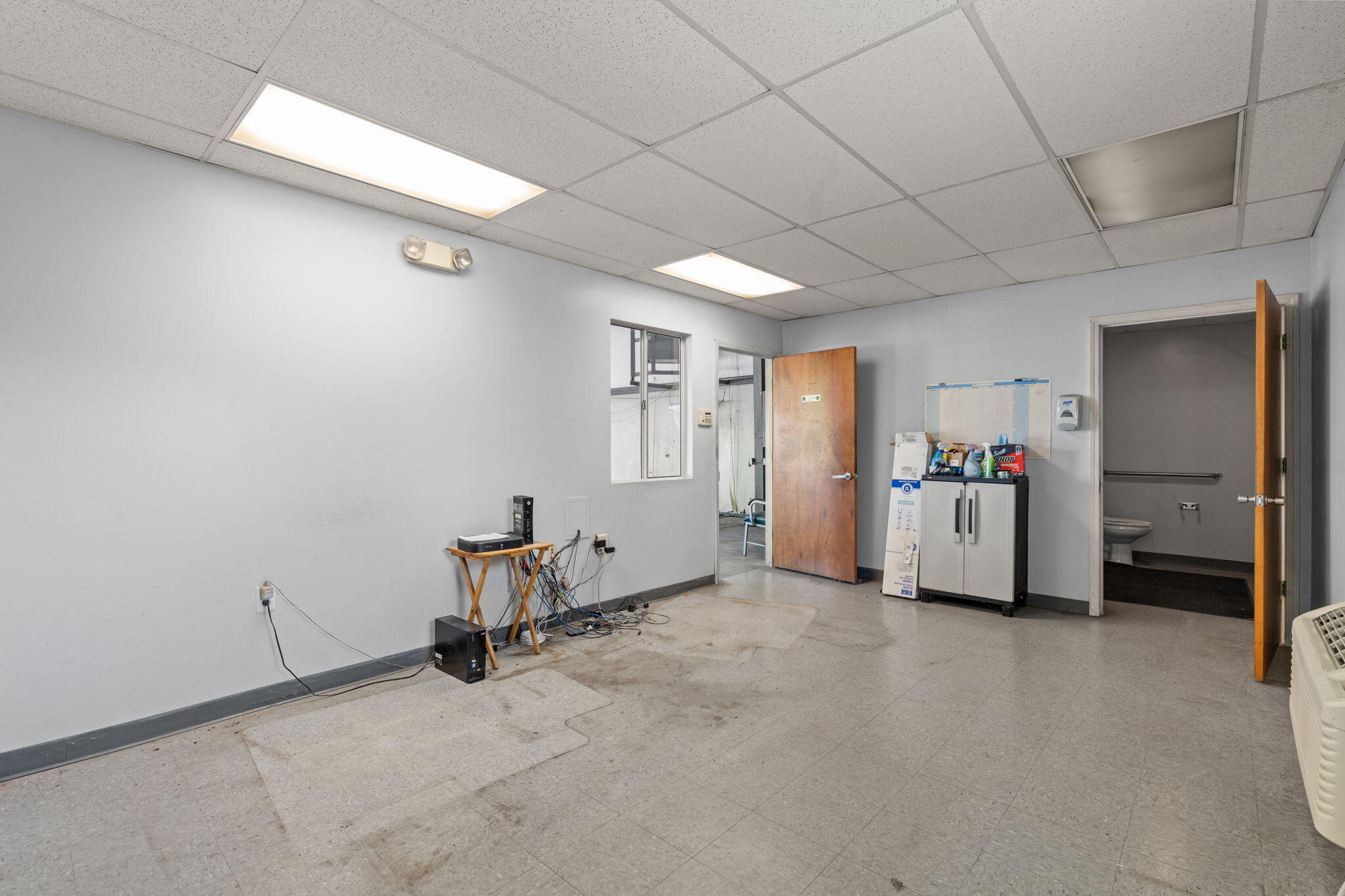 Photo 8 - Commercial Sale for sale – 1525 E Florida Street  Springfield, MO