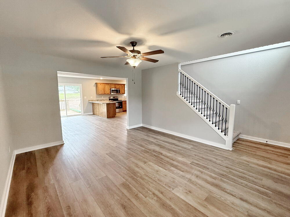 Photo 5 - Residential for sale – 1807 S Elm Street  El Dorado Springs, MO