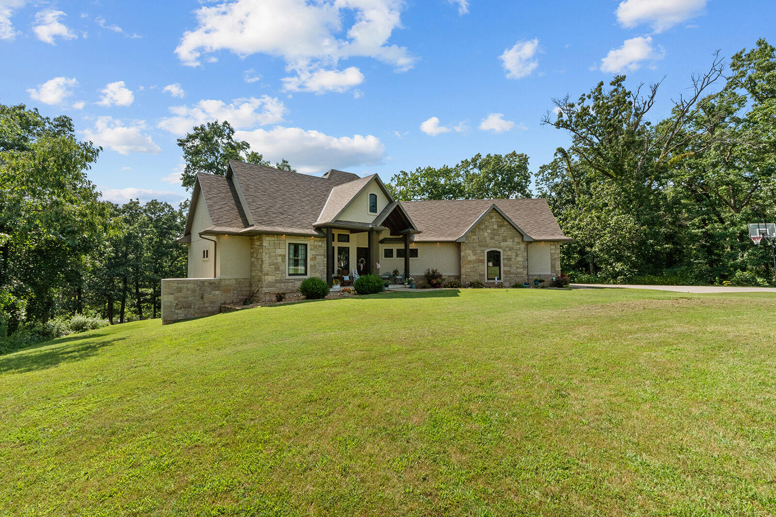 Photo 4 - Residential for sale – 300  Buena Vista Parkway  Strafford, MO