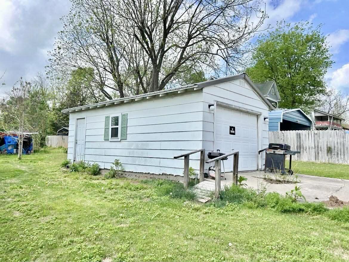 Photo 3 - Residential for sale – 251 S Archer Avenue  Hartville, MO