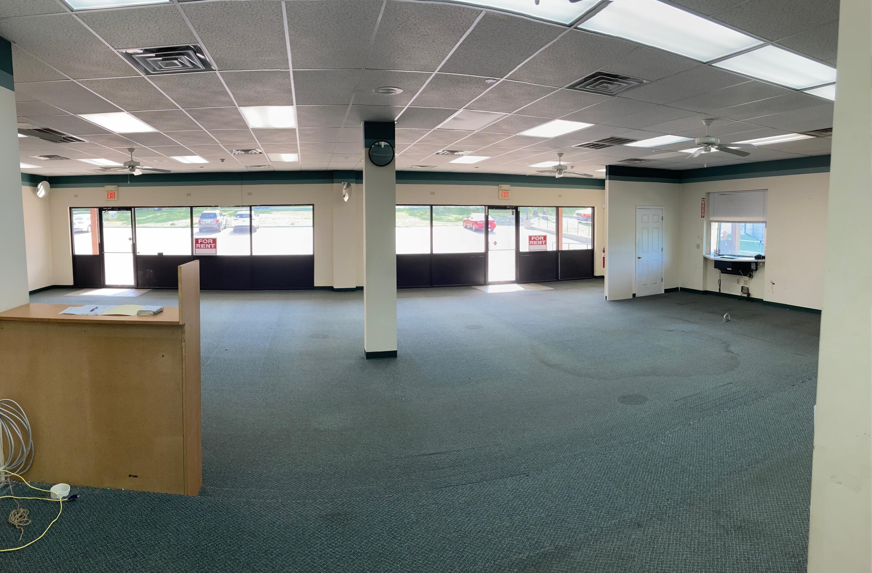 Photo 2 - Commercial Lease for sale – 14974  Us-160   Forsyth, MO