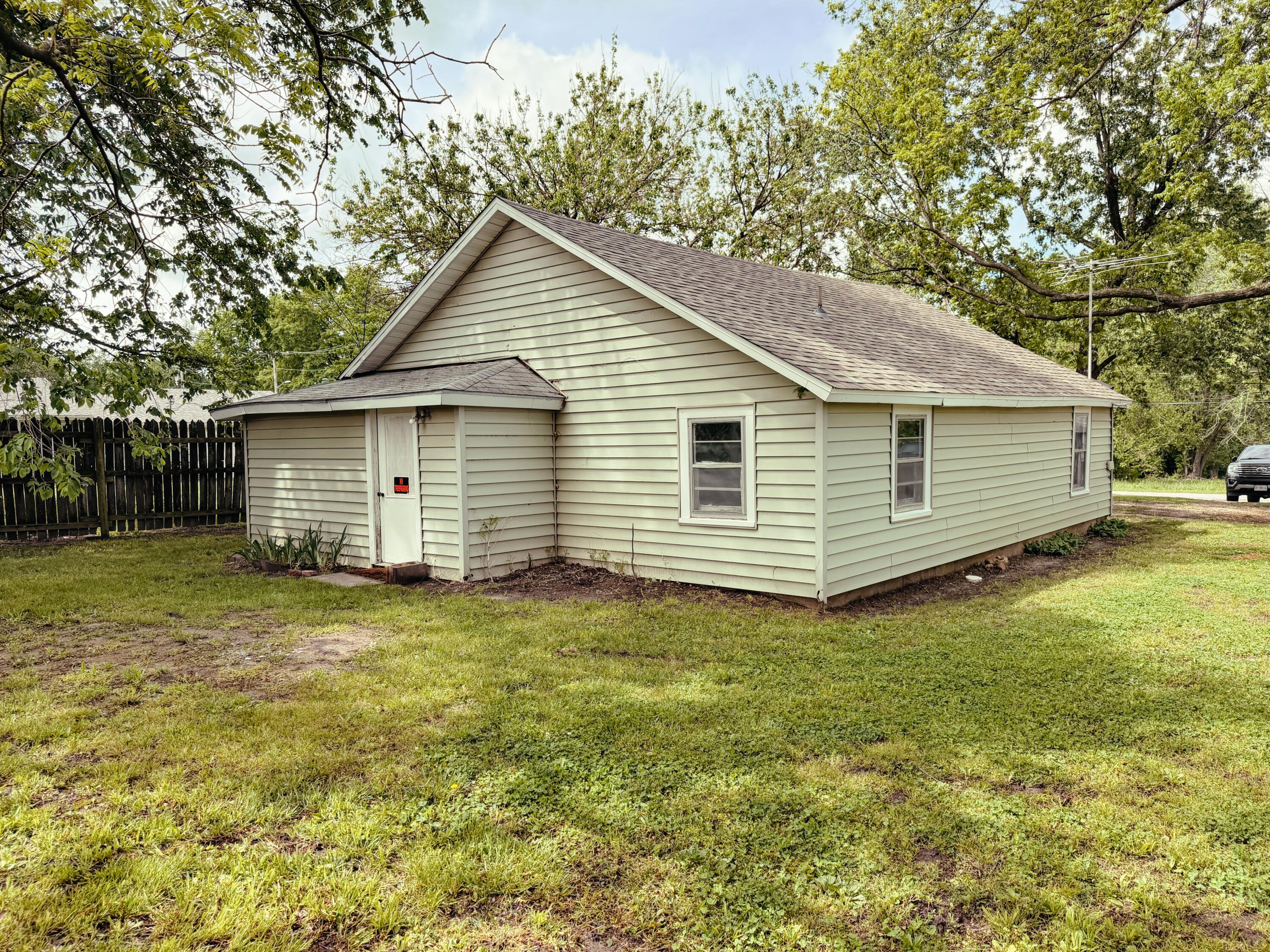 Photo 28 - Residential for sale – 802 S Main   Bolivar, MO