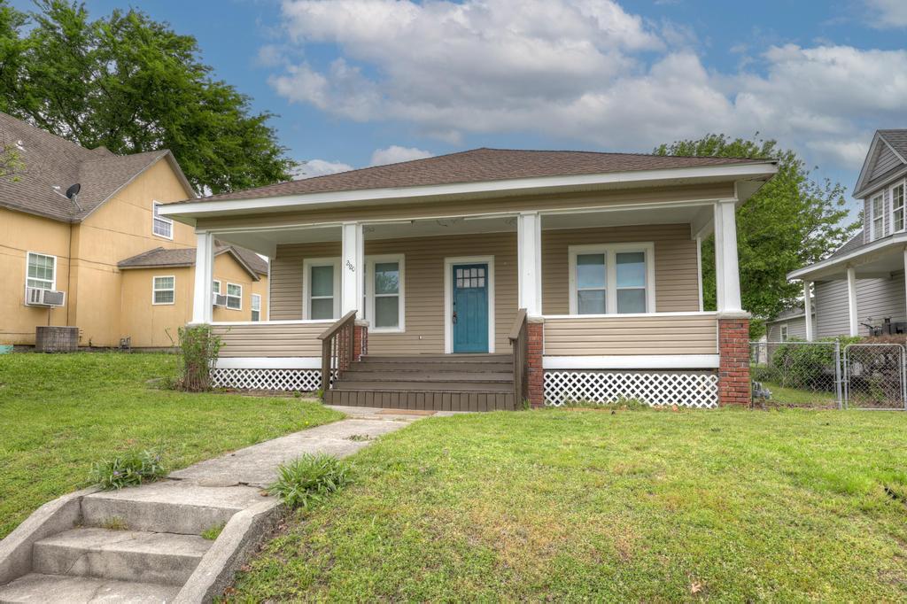 Photo 2 - Residential for sale – 2120 S Wall Avenue  Joplin, MO