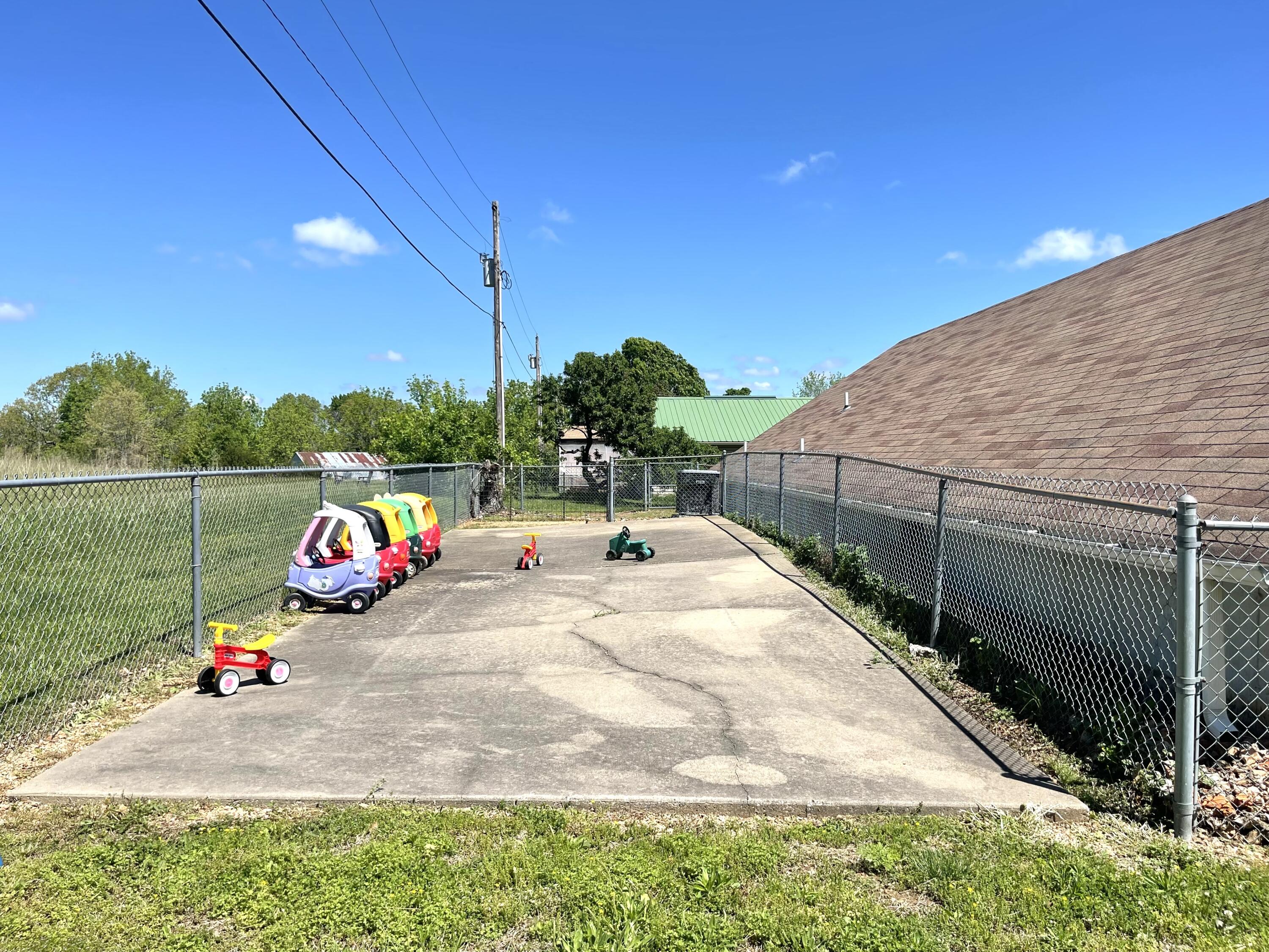 Photo 9 - Commercial Sale for sale – 707 S Hemphill Street  Crane, MO
