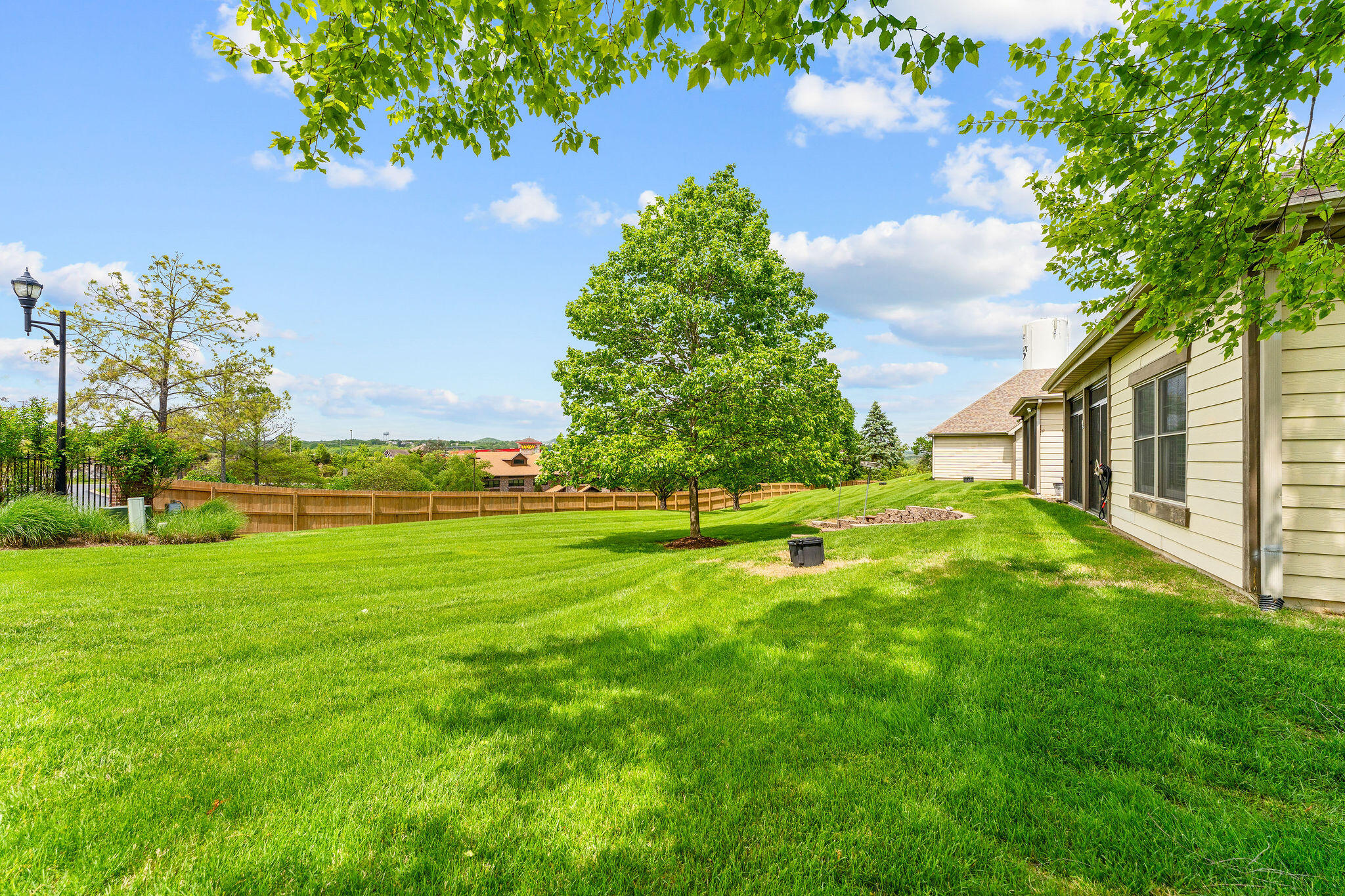 Photo 3 - Residential for sale – 121  Grand Summit Pt   Branson, MO