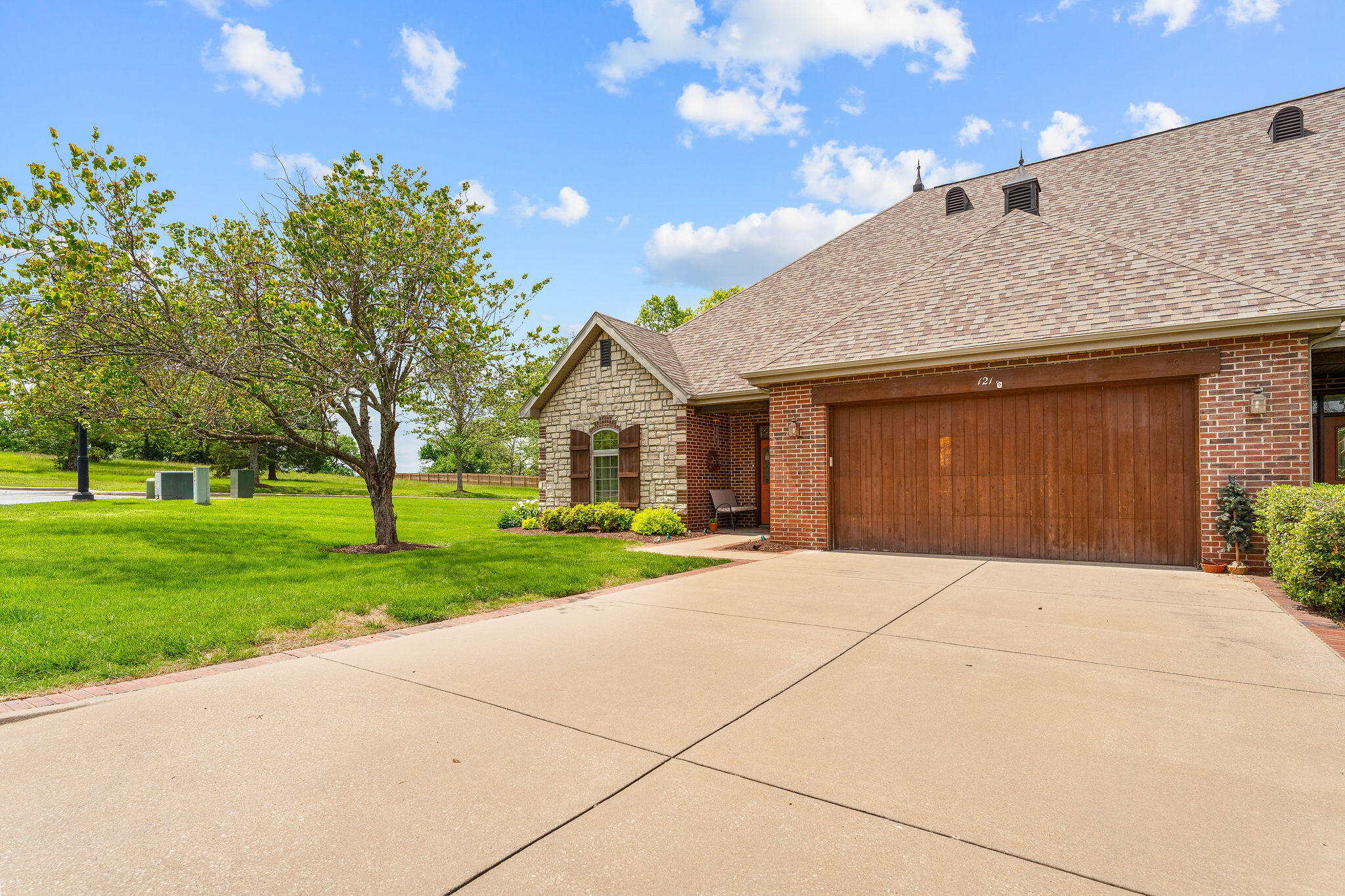 Photo 2 - Residential for sale – 121  Grand Summit Pt   Branson, MO