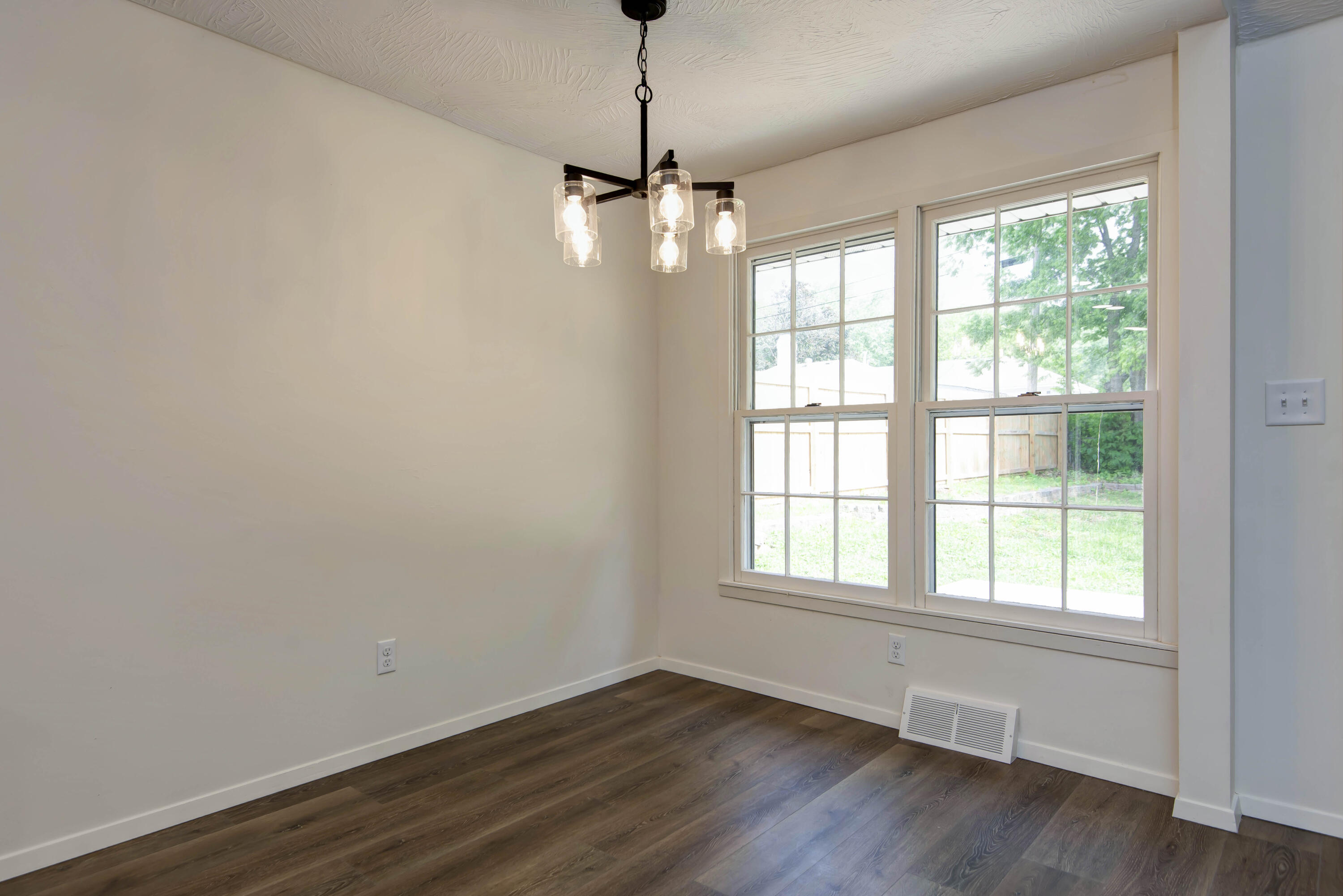 Photo 7 - Residential for sale – 941 W Glenwood Street  Springfield, MO