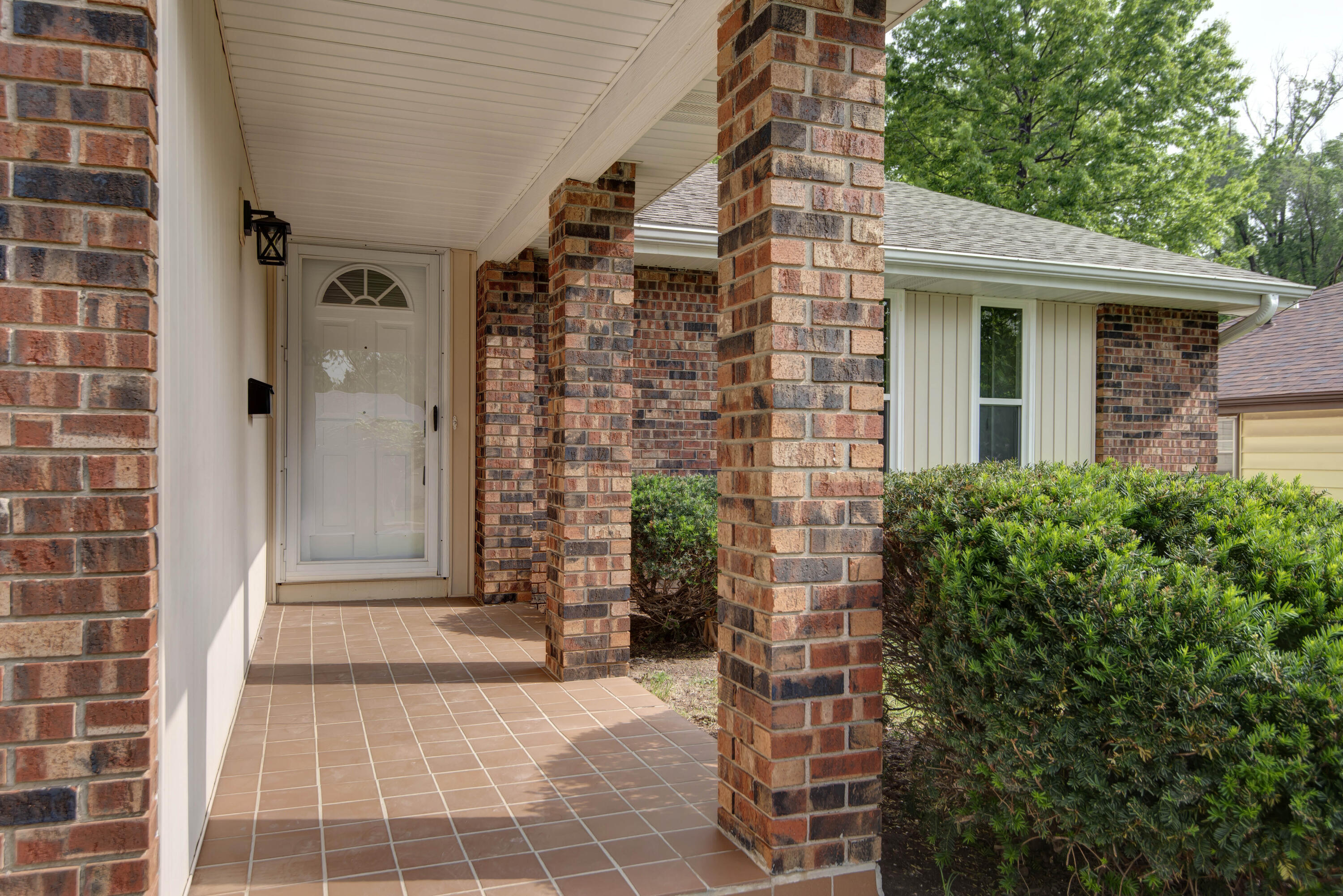 Photo 3 - Residential for sale – 941 W Glenwood Street  Springfield, MO