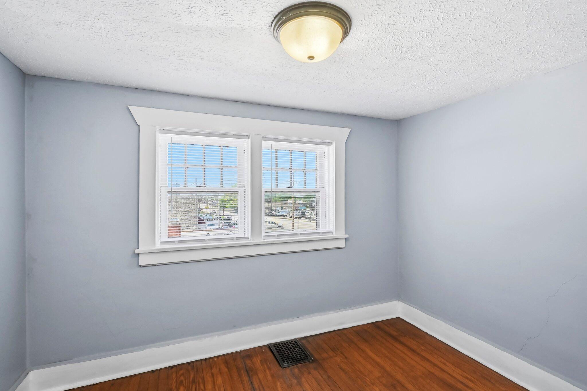 Photo 17 - Commercial Sale for sale – 1646 E St Louis Street  Springfield, MO