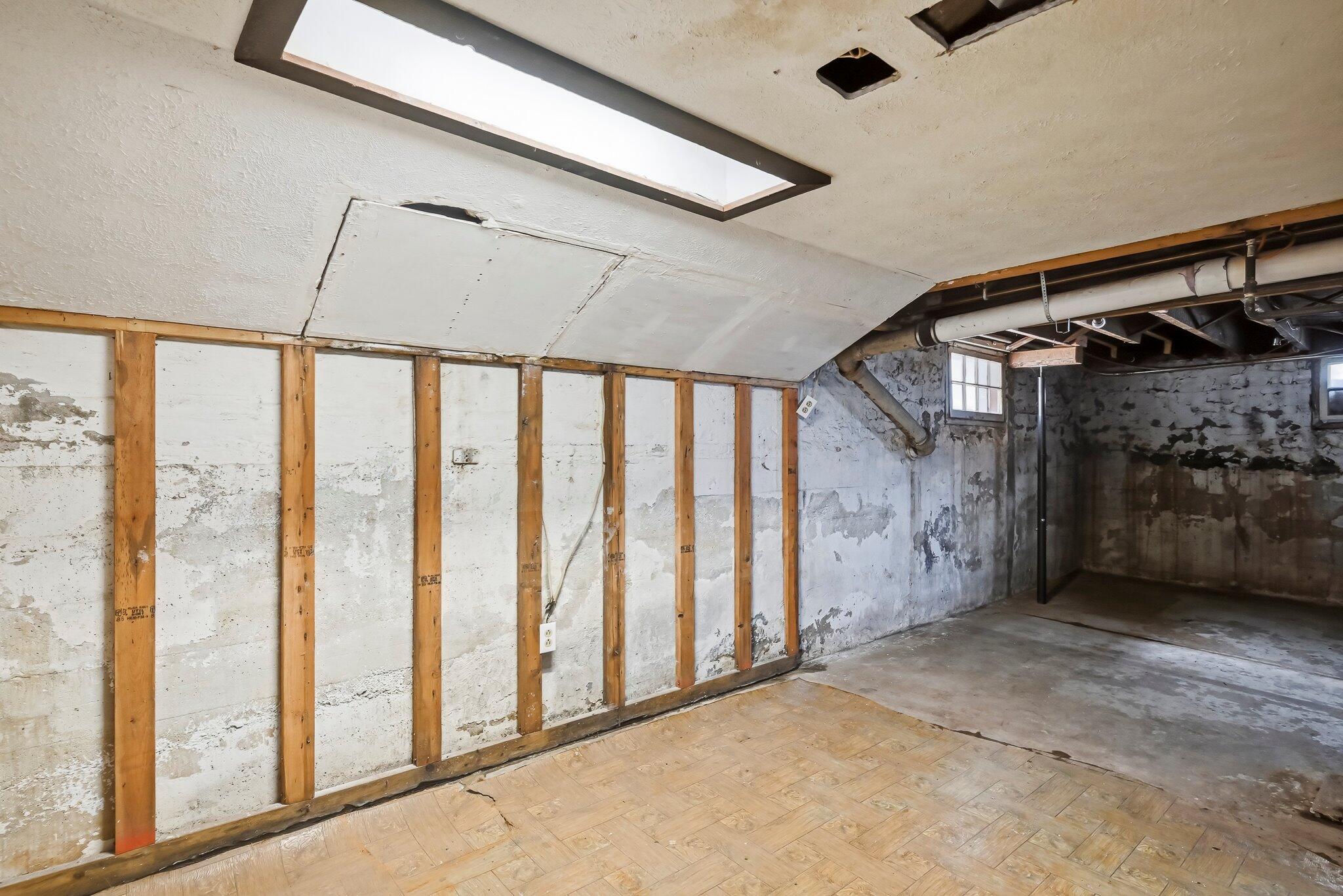 Photo 21 - Commercial Sale for sale – 1646 E St Louis Street  Springfield, MO