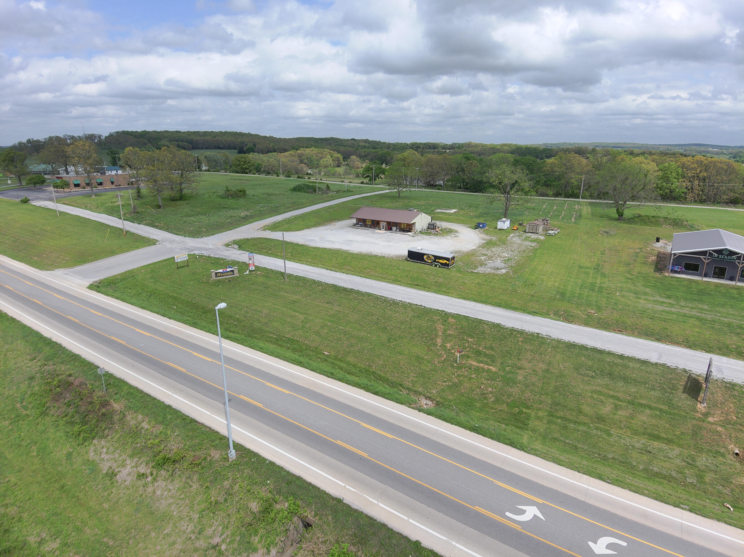 Photo 2 - Commercial Sale for sale – 6826  U.S. 63   Houston, MO