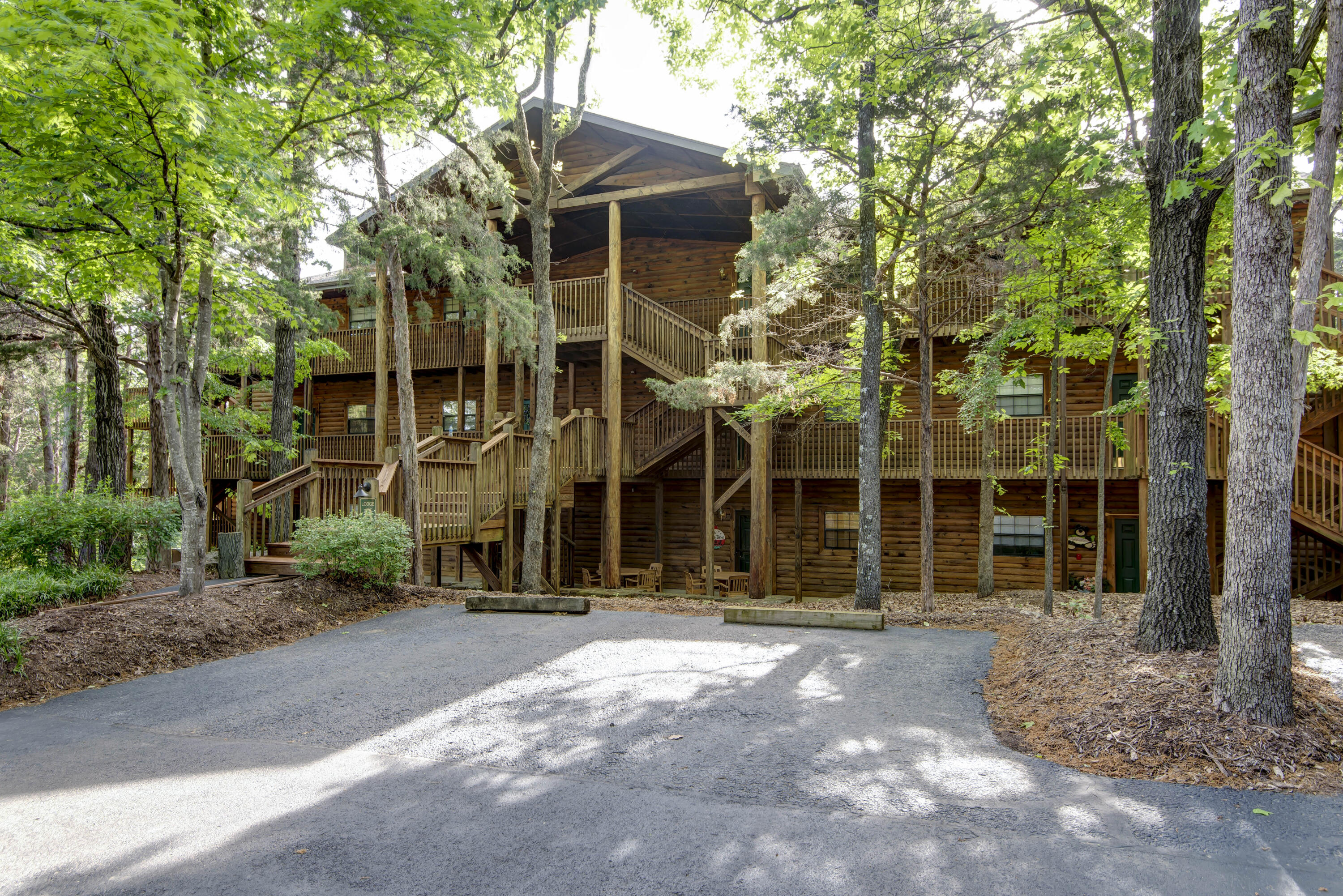 Photo 3 - Residential for sale – 45  Leaning Tree Circle  Branson, MO