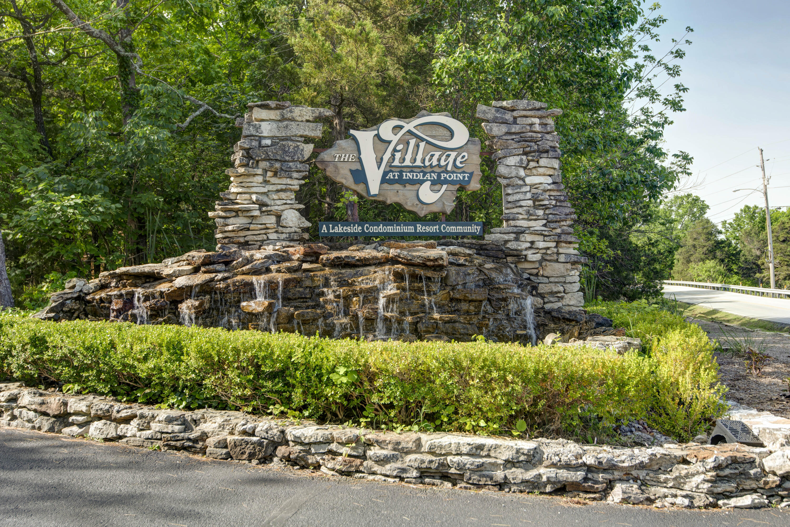 Photo 2 - Residential for sale – 45  Leaning Tree Circle  Branson, MO