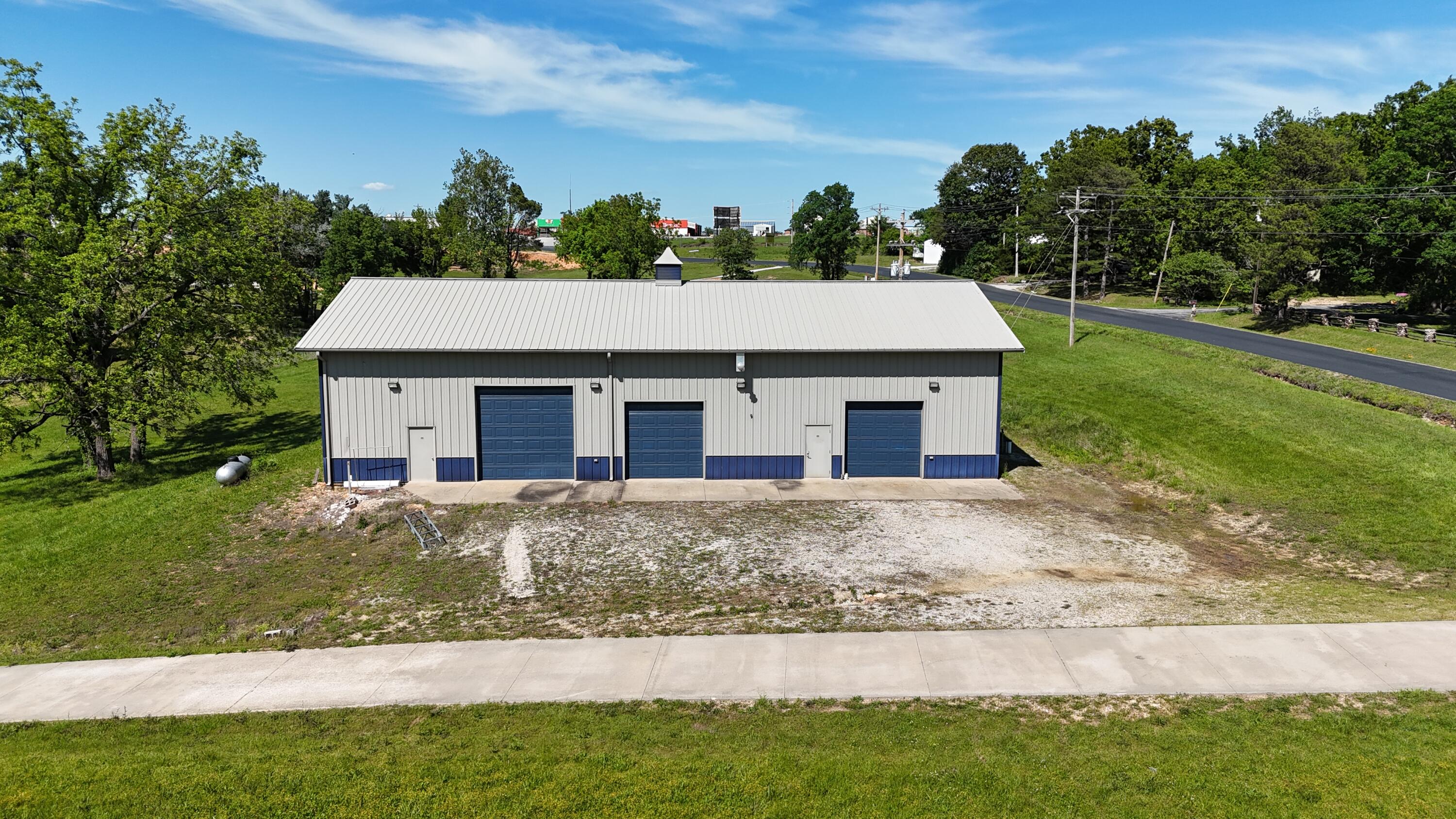 Photo 6 - Residential for sale – 21102  Farm Road 1252   Shell Knob, MO
