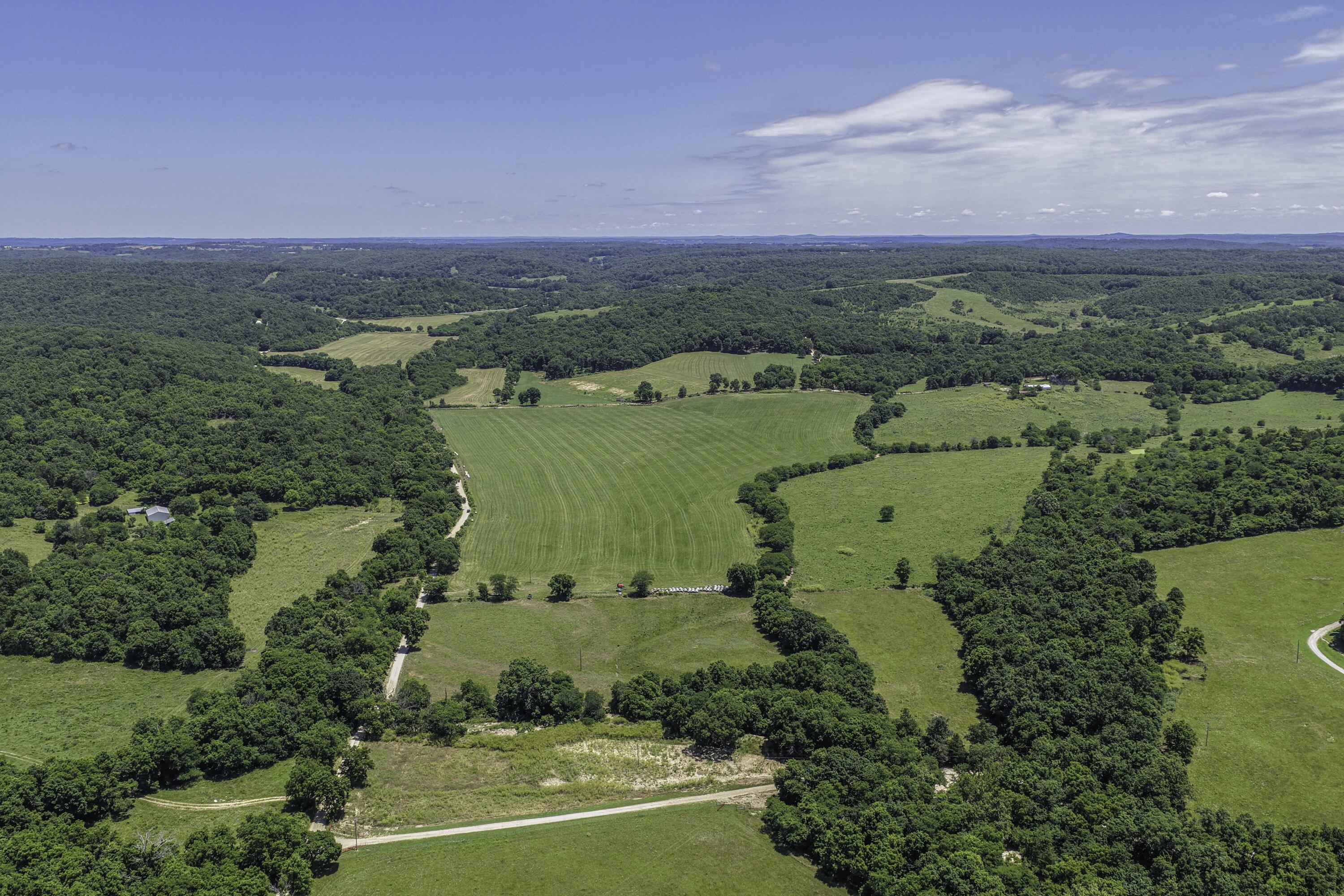 Farm for sale – 23605 County Road U-112 Norwood, MO
