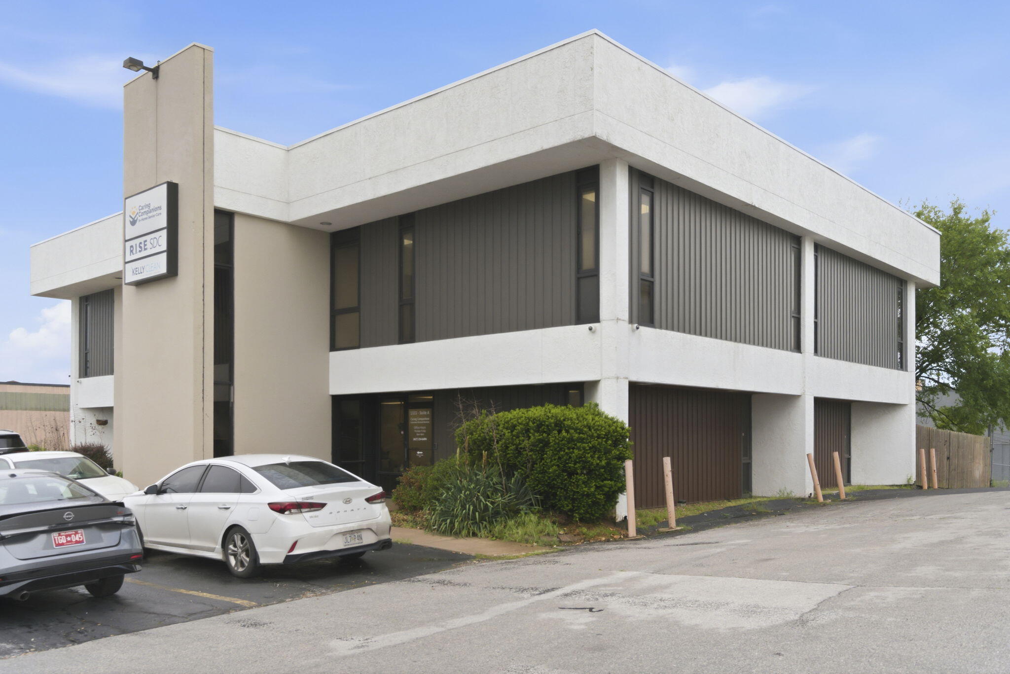 Photo 4 - Commercial Sale for sale – 1331 N Stewart Avenue  Springfield, MO
