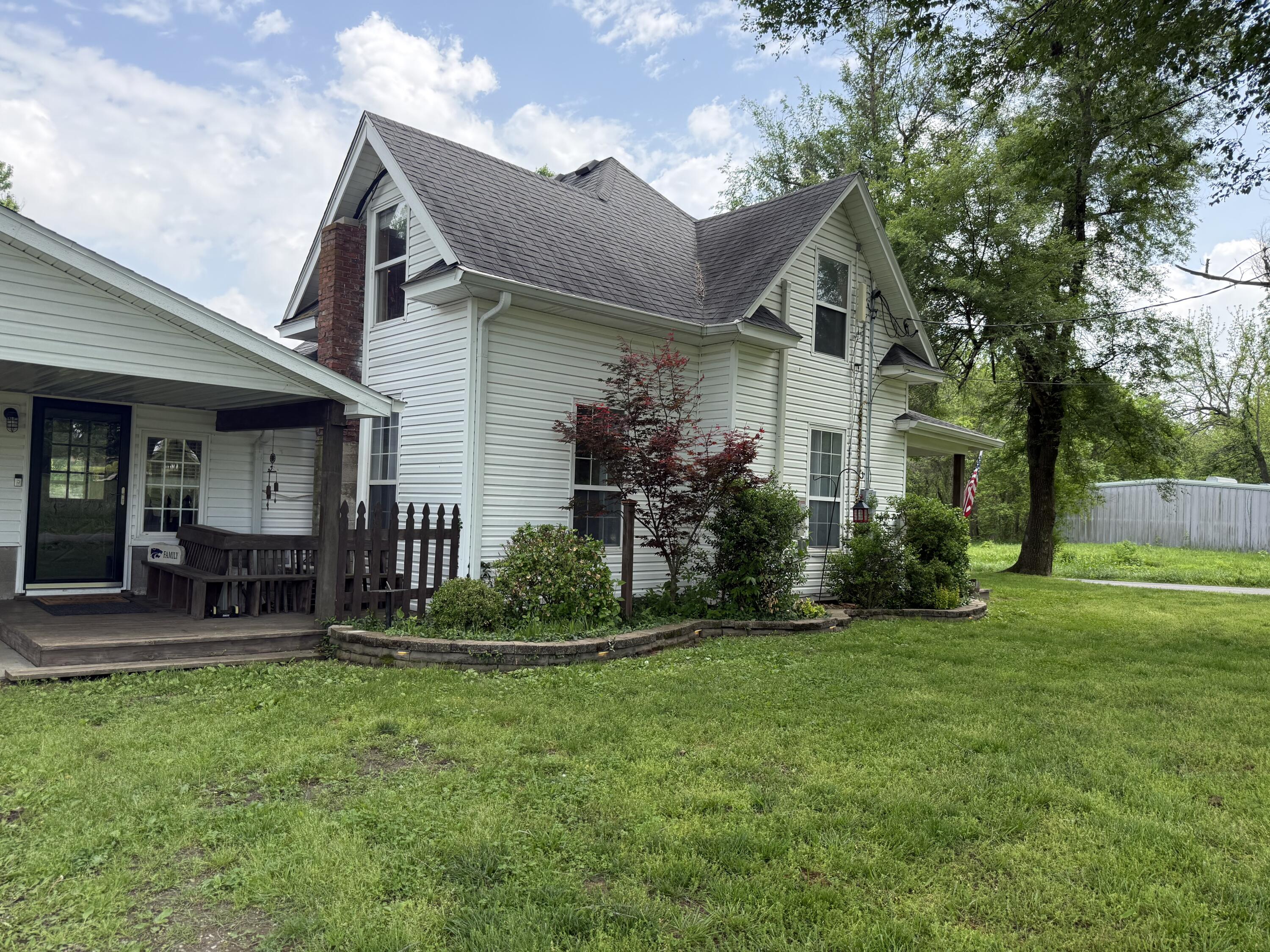 Photo 4 - Residential for sale – 602 E Sanders Street  Miller, MO