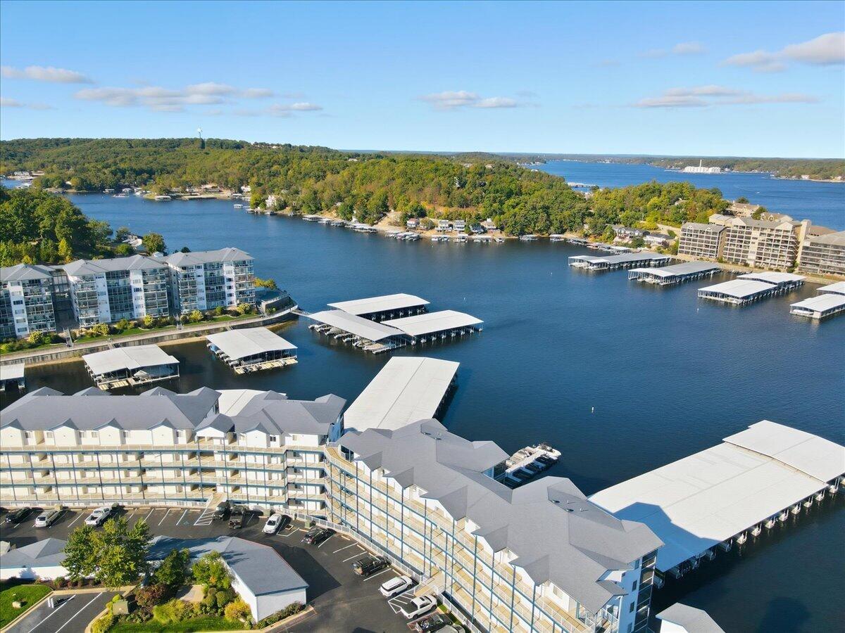 Photo 3 - Residential for sale – 12  Monarch Cove Court  Lake Ozark, MO