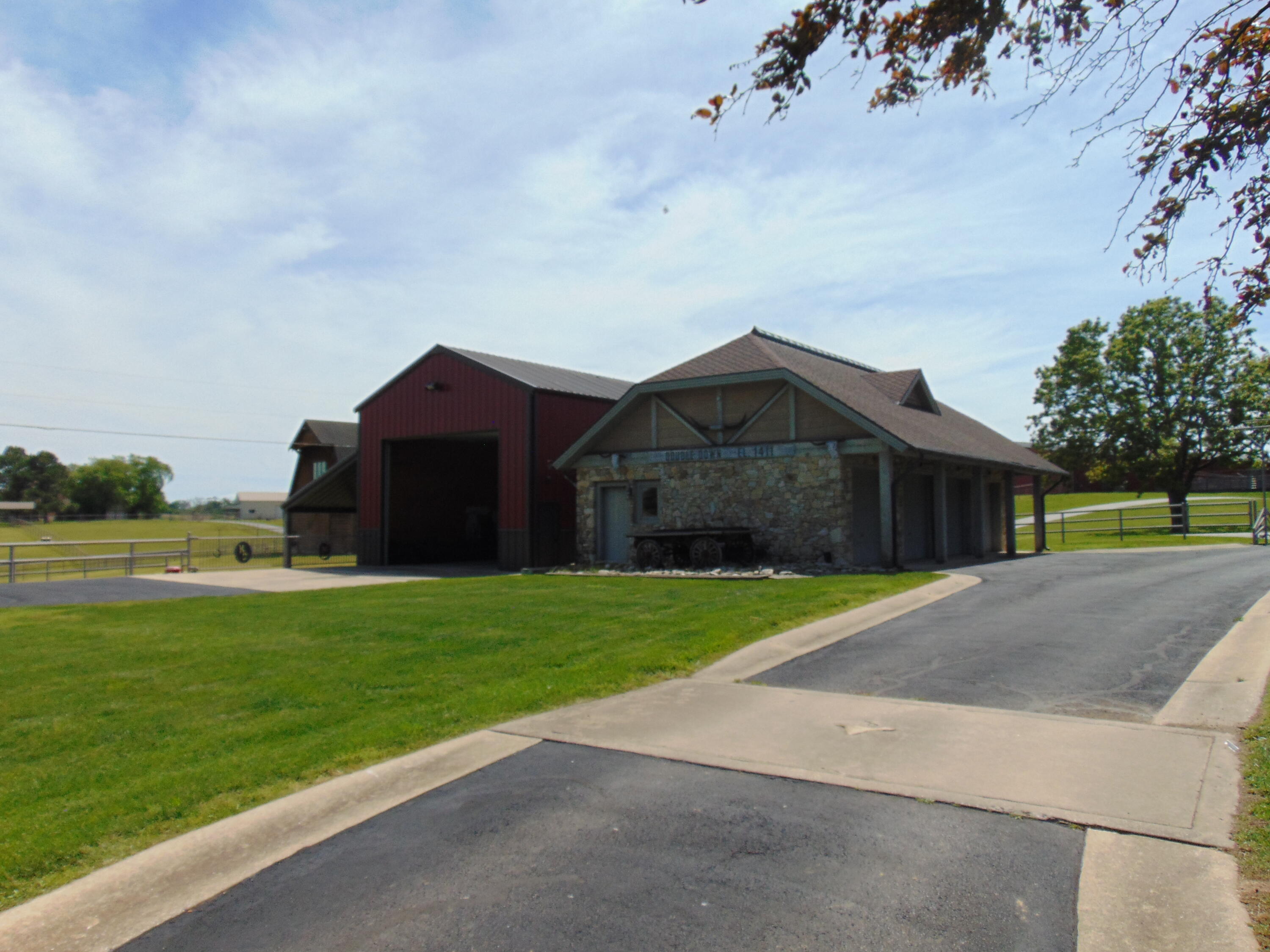 Photo 11 - Farm for sale – 15223  State Highway 37   Cassville, MO