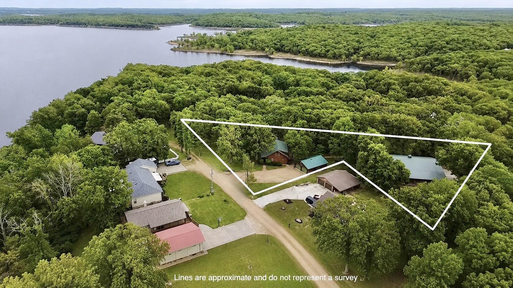 Residential for sale – 22474 Lake Drive Pittsburg, MO