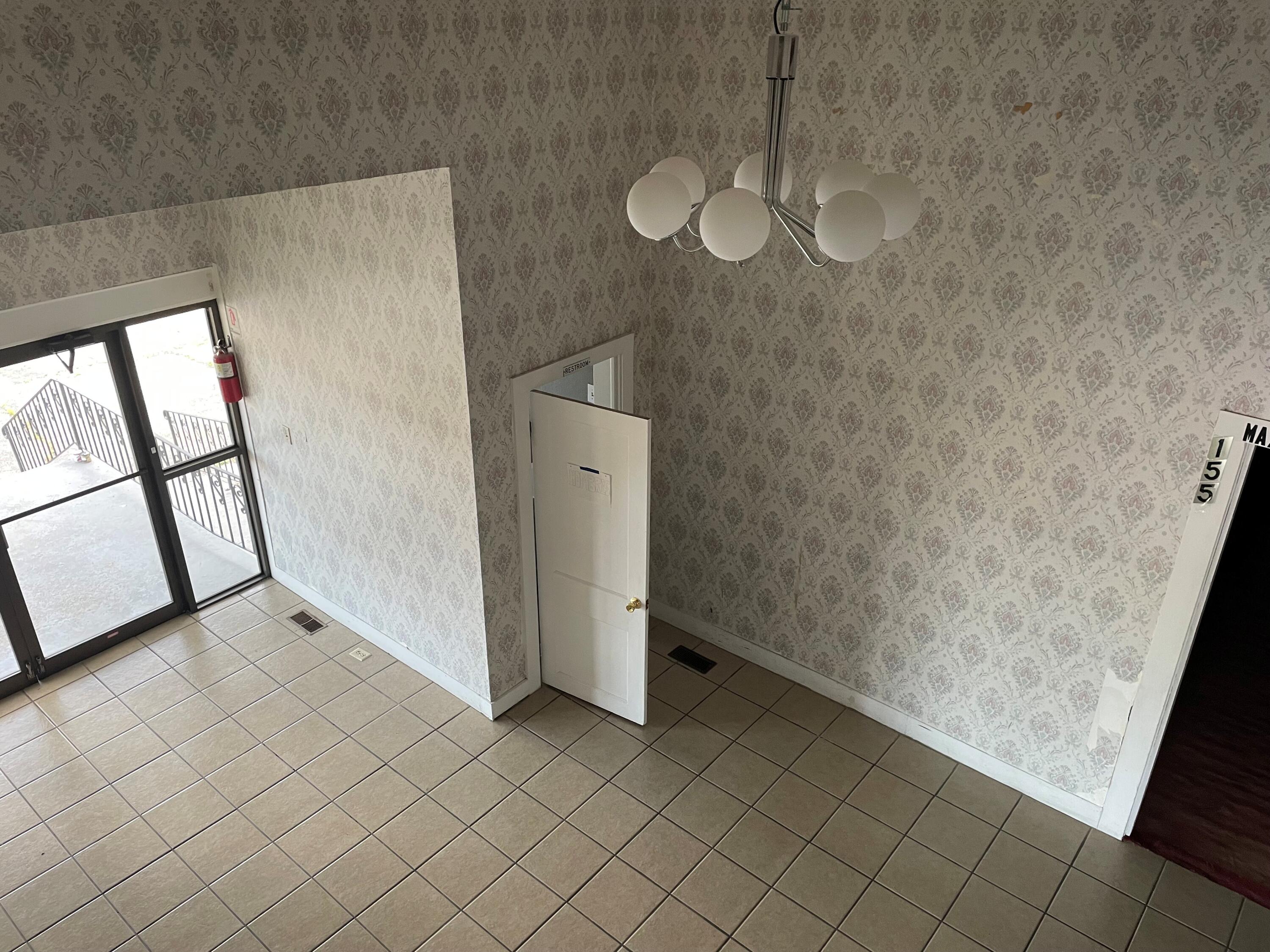 Photo 10 - Commercial Sale for sale – 307 E Main Street  Neosho, MO