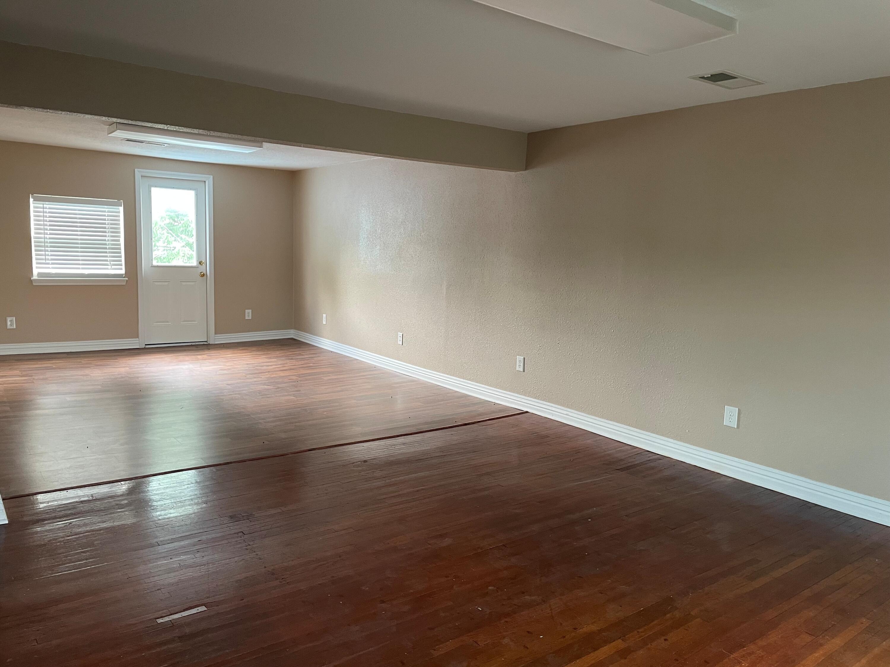 Photo 12 - Commercial Sale for sale – 307 E Main Street  Neosho, MO