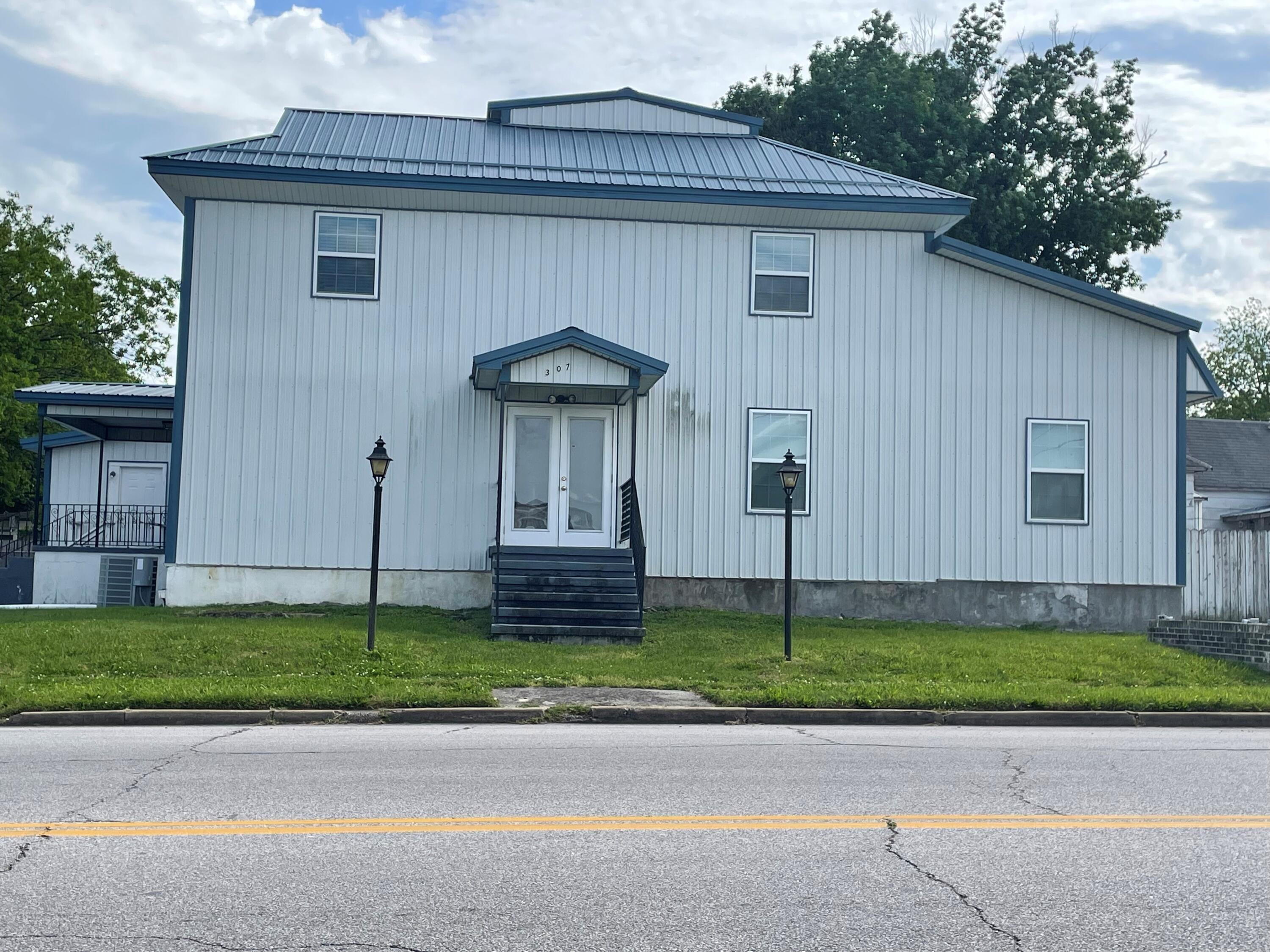 Commercial Sale for sale – 307 E Main Street  Neosho, MO