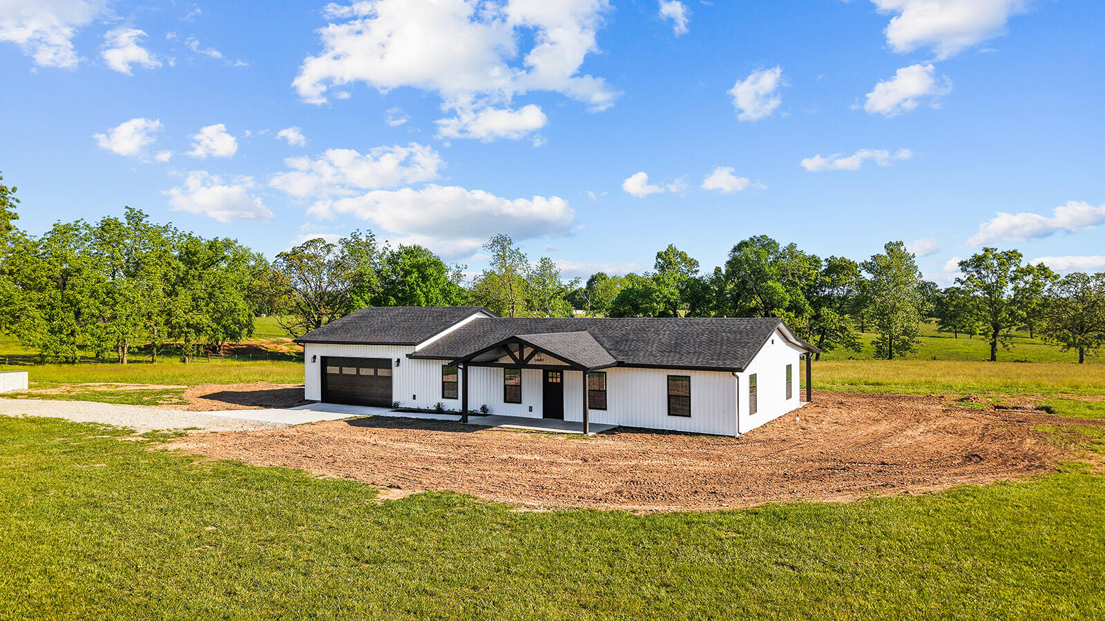 Photo 4 - Residential for sale – 24672  Farm Road 2012   Crane, MO