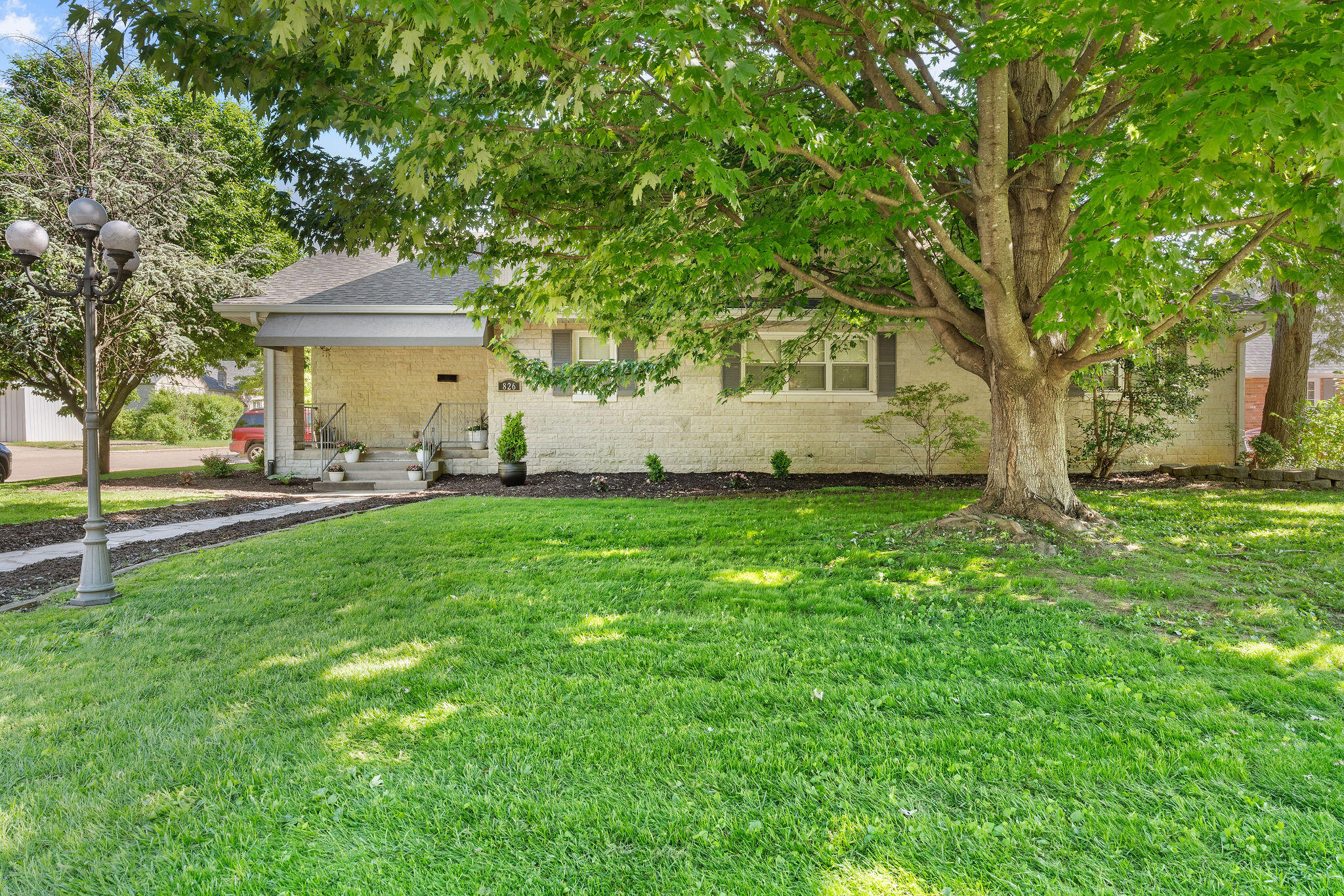 Photo 3 - Residential for sale – 826 E Portland Street  Springfield, MO