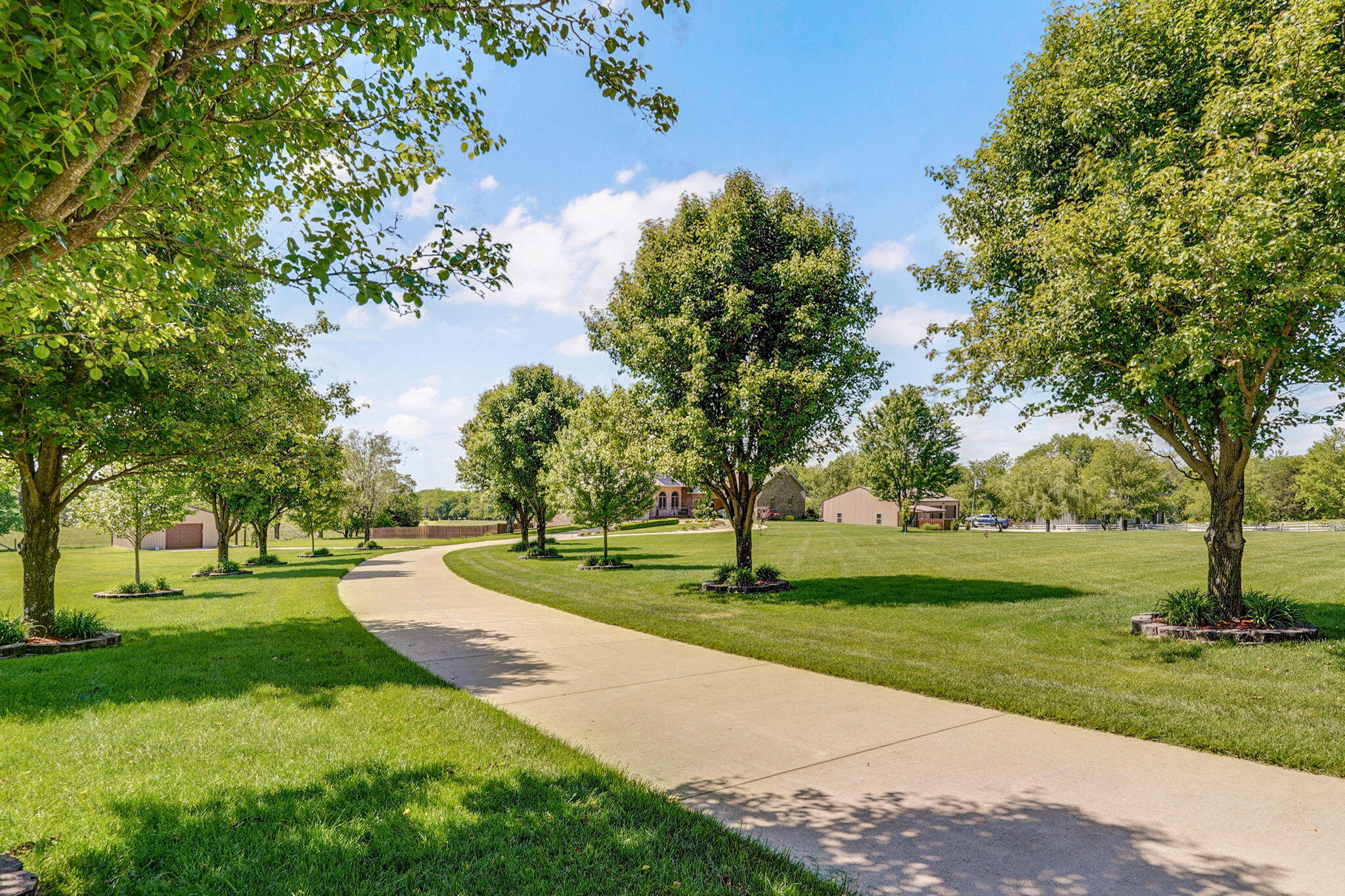 Photo 101 - Residential for sale – 5609 N Farm Road 183   Springfield, MO