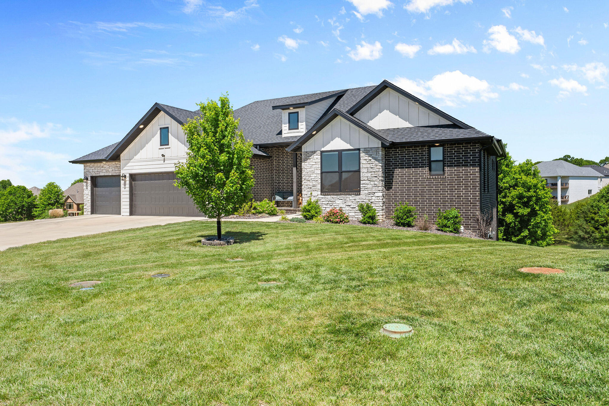 Photo 2 - Residential for sale – 5961 S Doubletree Court  Springfield, MO