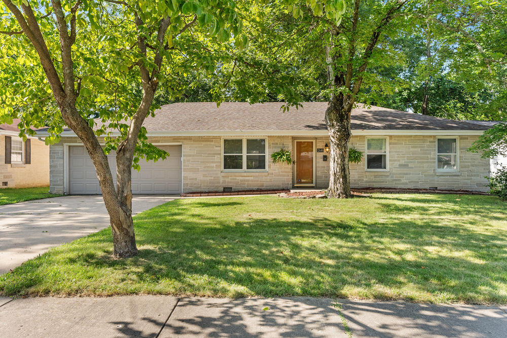 Photo 2 - Residential for sale – 2648 E Grand Street  Springfield, MO